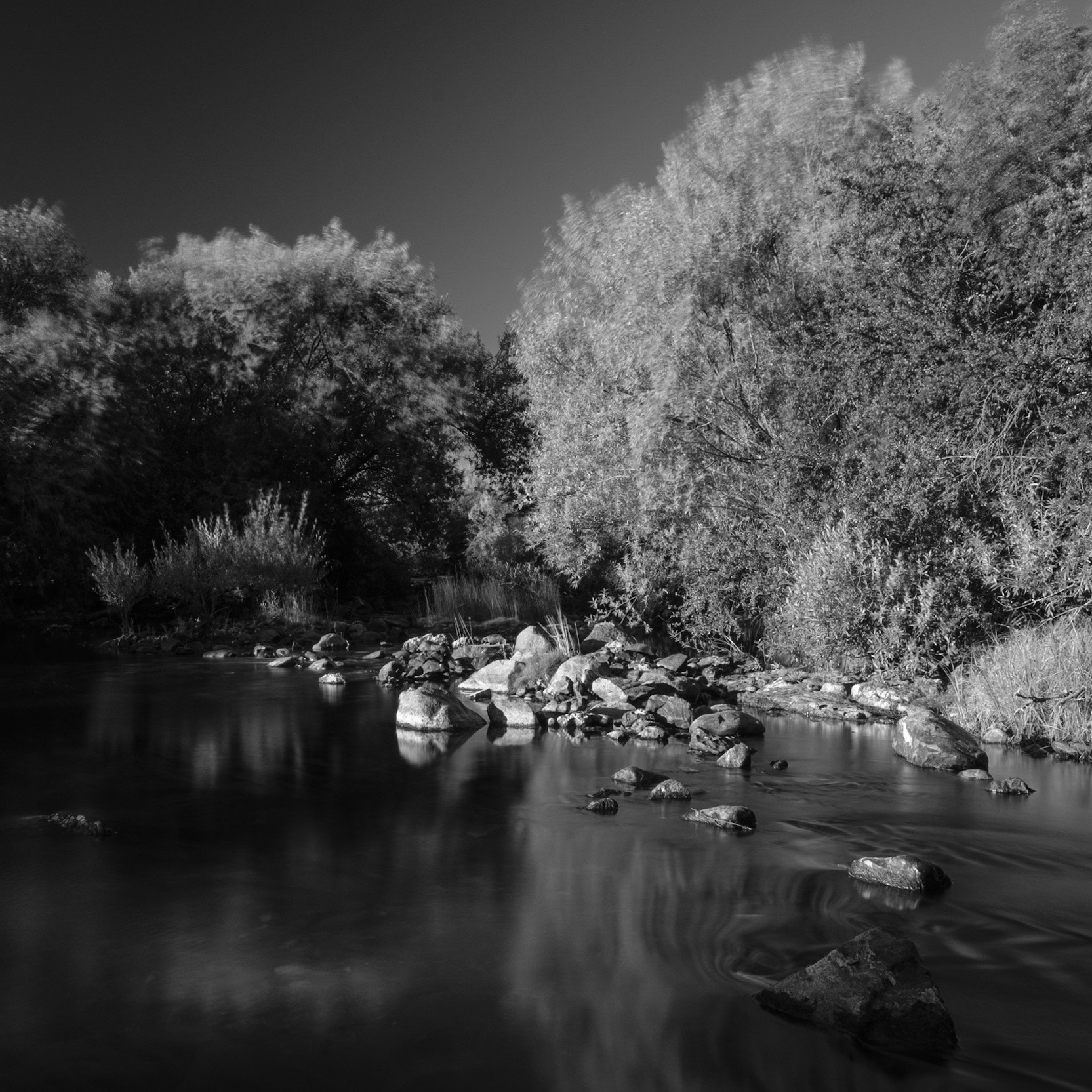 Fujifilm X-Pro2 sample photo. Río blanco on the rocks photography