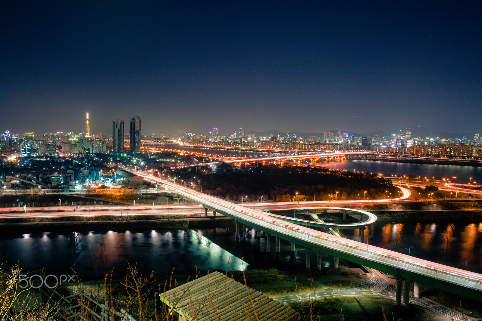 Sony a7R II + ZEISS Batis 25mm F2 sample photo. Night photography