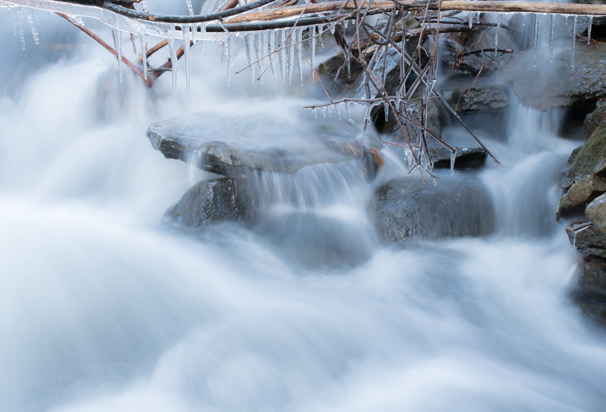 Nikon AF-S DX Micro Nikkor 40mm F2.8 sample photo. Liquid clouds in a land of ice photography