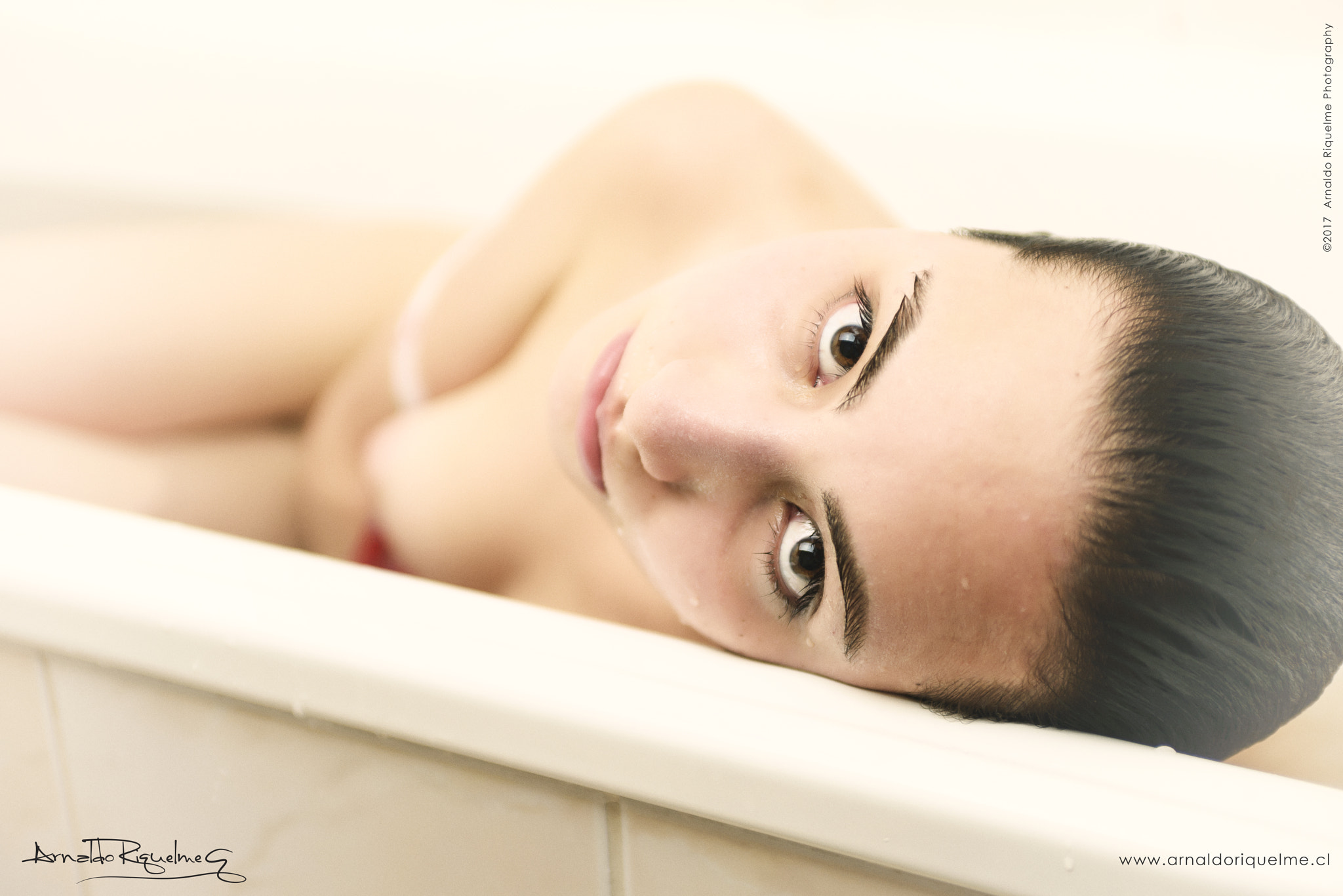 AF Zoom-Nikkor 35-70mm f/2.8D sample photo. Bathtub babe photography