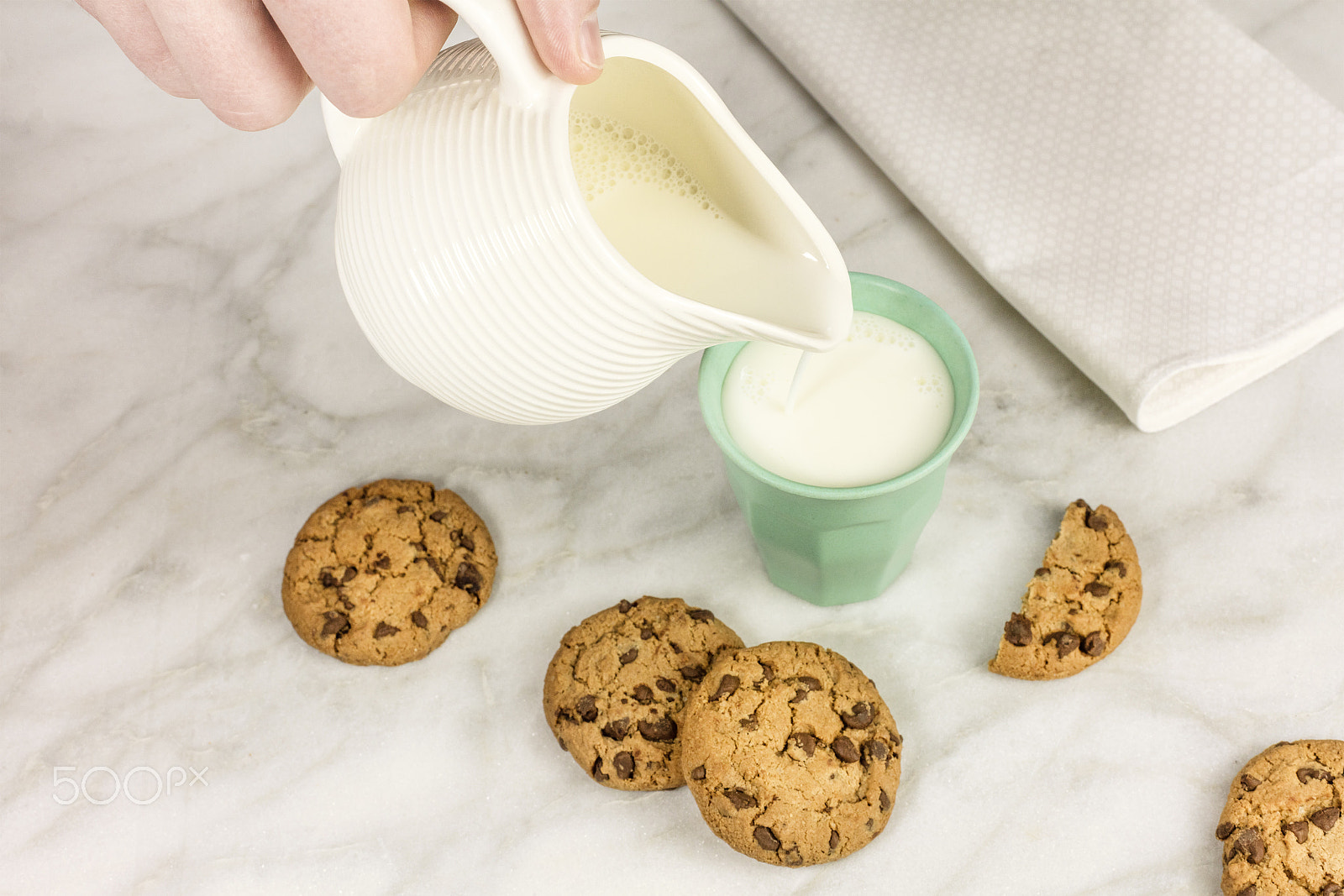 Canon EOS 5DS R + Canon EF 50mm F1.4 USM sample photo. Milk poured into glass, with chocolate chips cookies photography