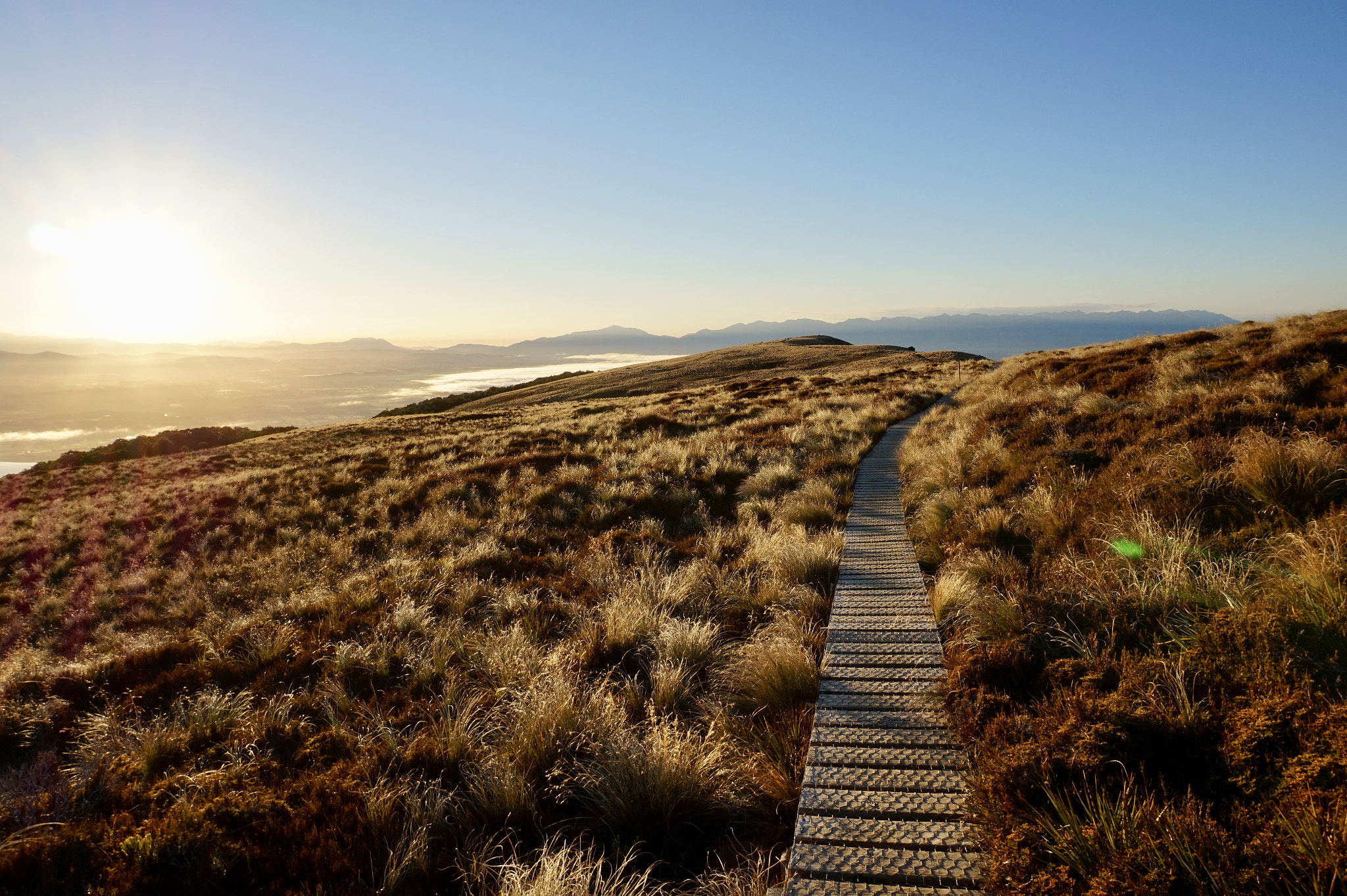 Sony Alpha a5000 (ILCE 5000) + Sony E 18-50mm F4-5.6 sample photo. Catching the sunrise photography