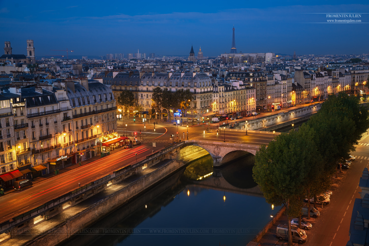 24-70mm F2.8 OSS sample photo. Place saint-michel, paris photography