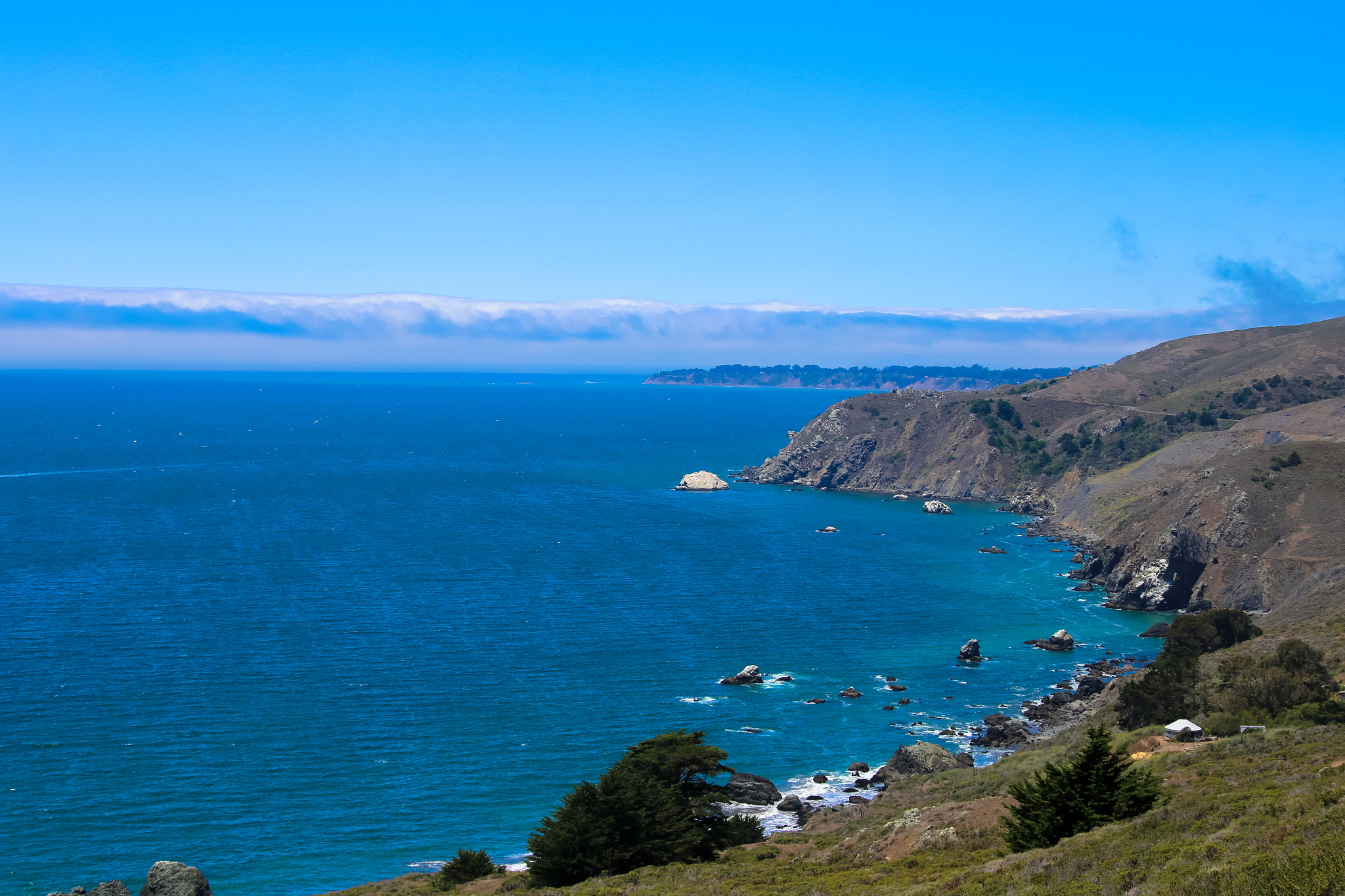 Canon EF 28-300mm F3.5-5.6L IS USM sample photo. Clear day at the pacific ocean photography