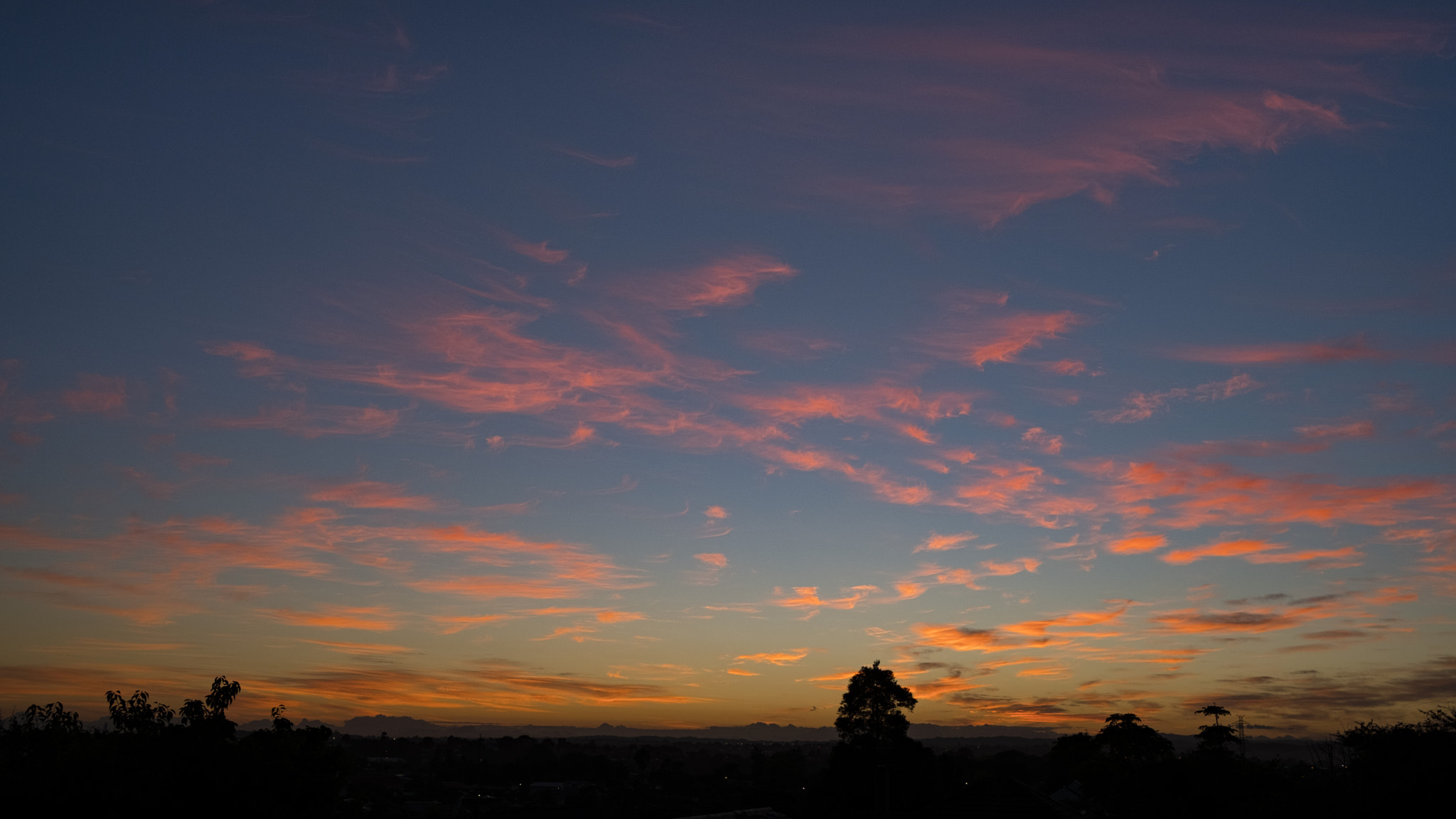 Fujifilm X-T2 + Fujifilm XF 23mm F2 R WR sample photo. Morning sky over auckland's suburbs photography