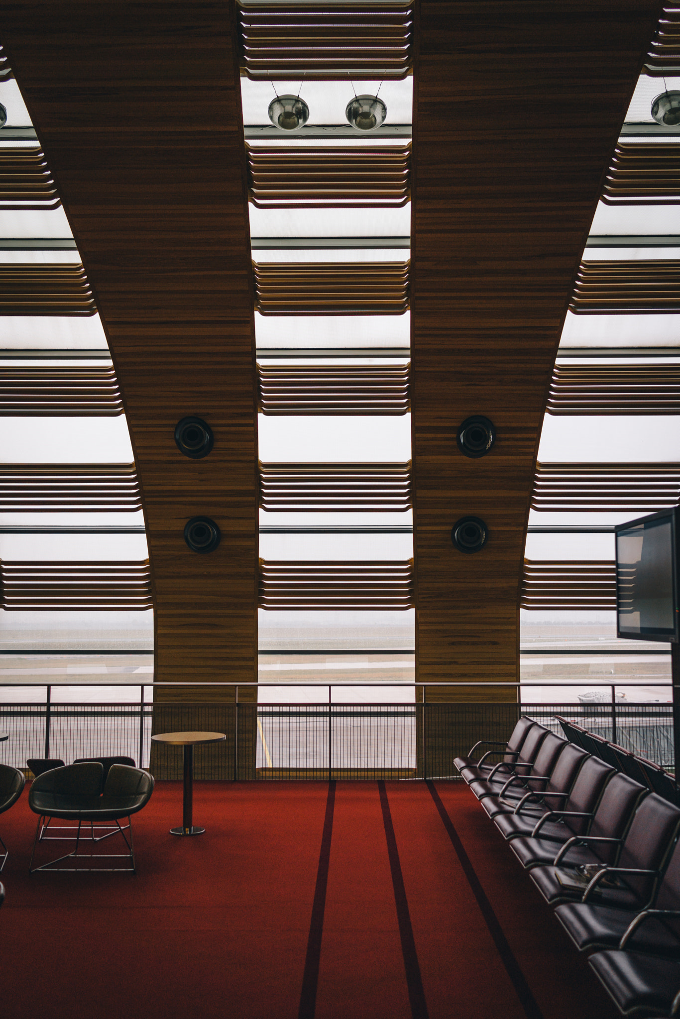 Sony Cyber-shot DSC-RX1 + 35mm F2.0 sample photo. Waiting for the boarding photography