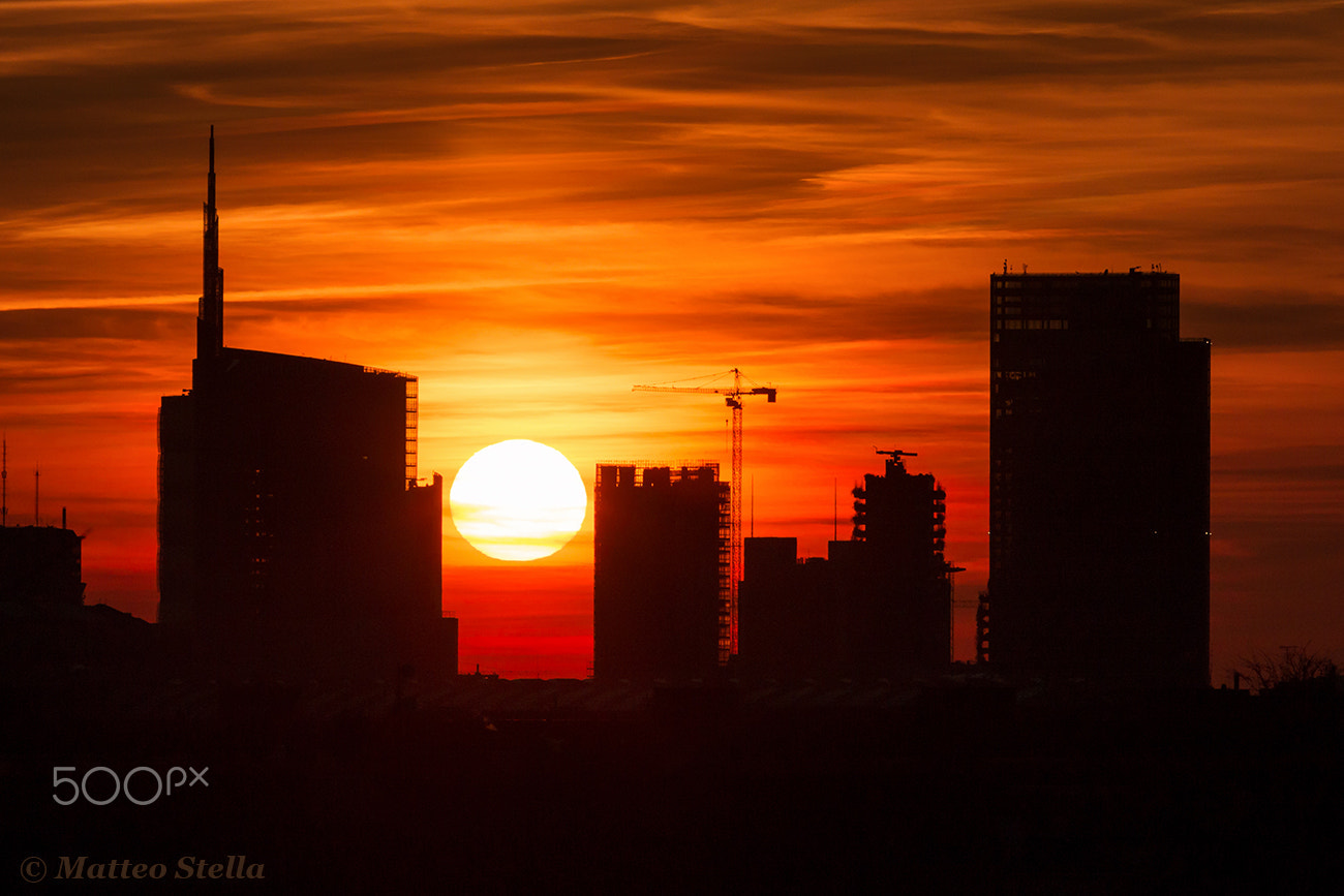 Canon EOS 70D + Canon EF 70-200mm F4L USM sample photo. Skyline at sunset [milan,italy] photography