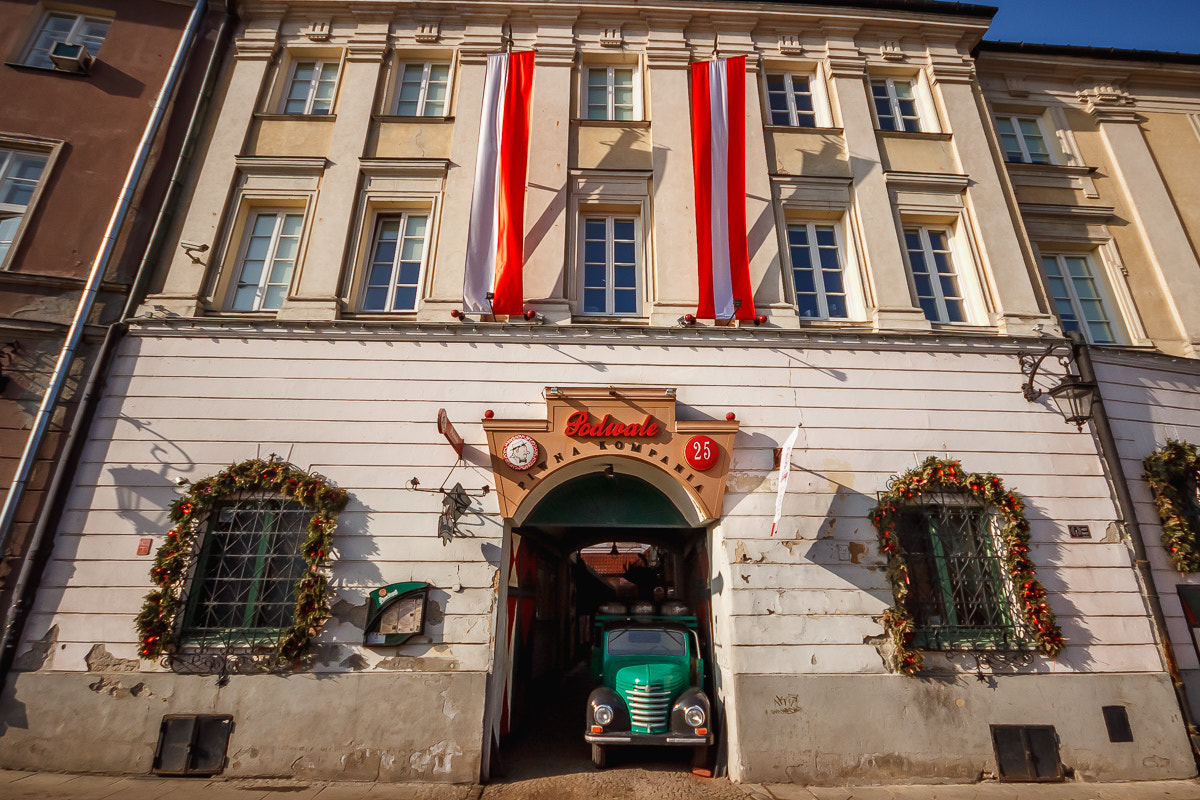 Sigma 10-20mm F4-5.6 EX DC HSM sample photo. Walking in warsaw photography