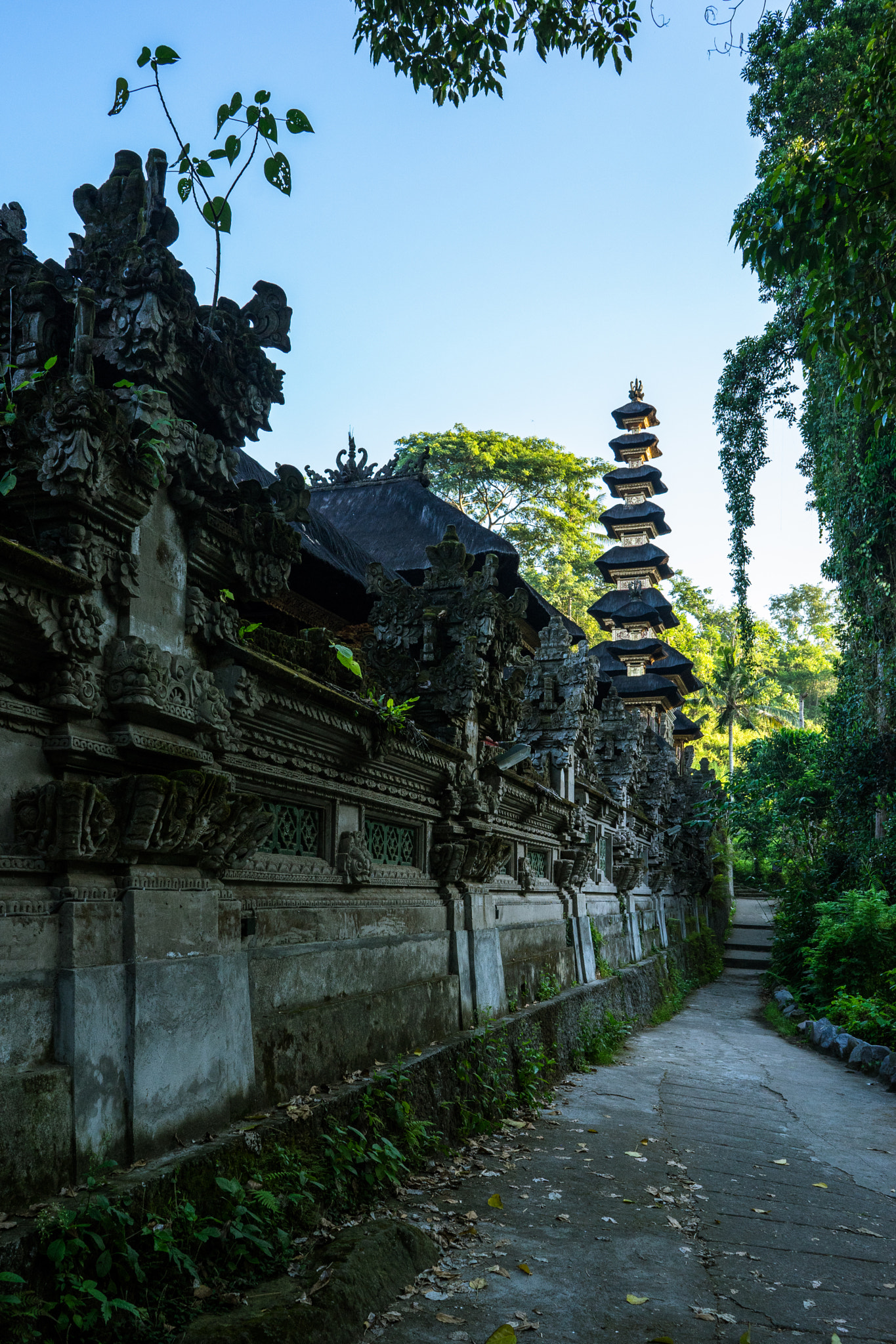 Sony FE 28mm F2 sample photo. Hidden temple photography