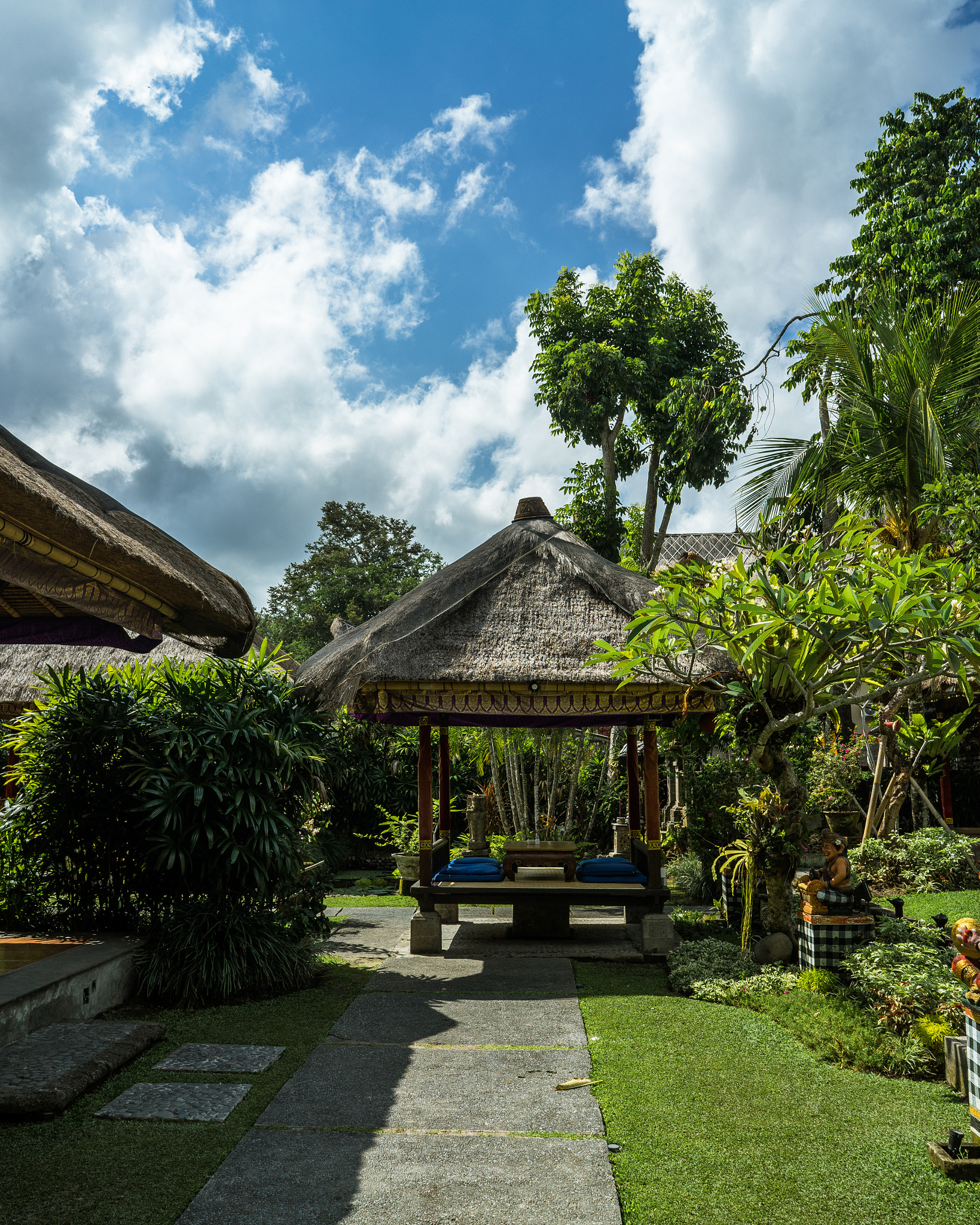 Sony FE 28mm F2 sample photo. Sit & chill photography