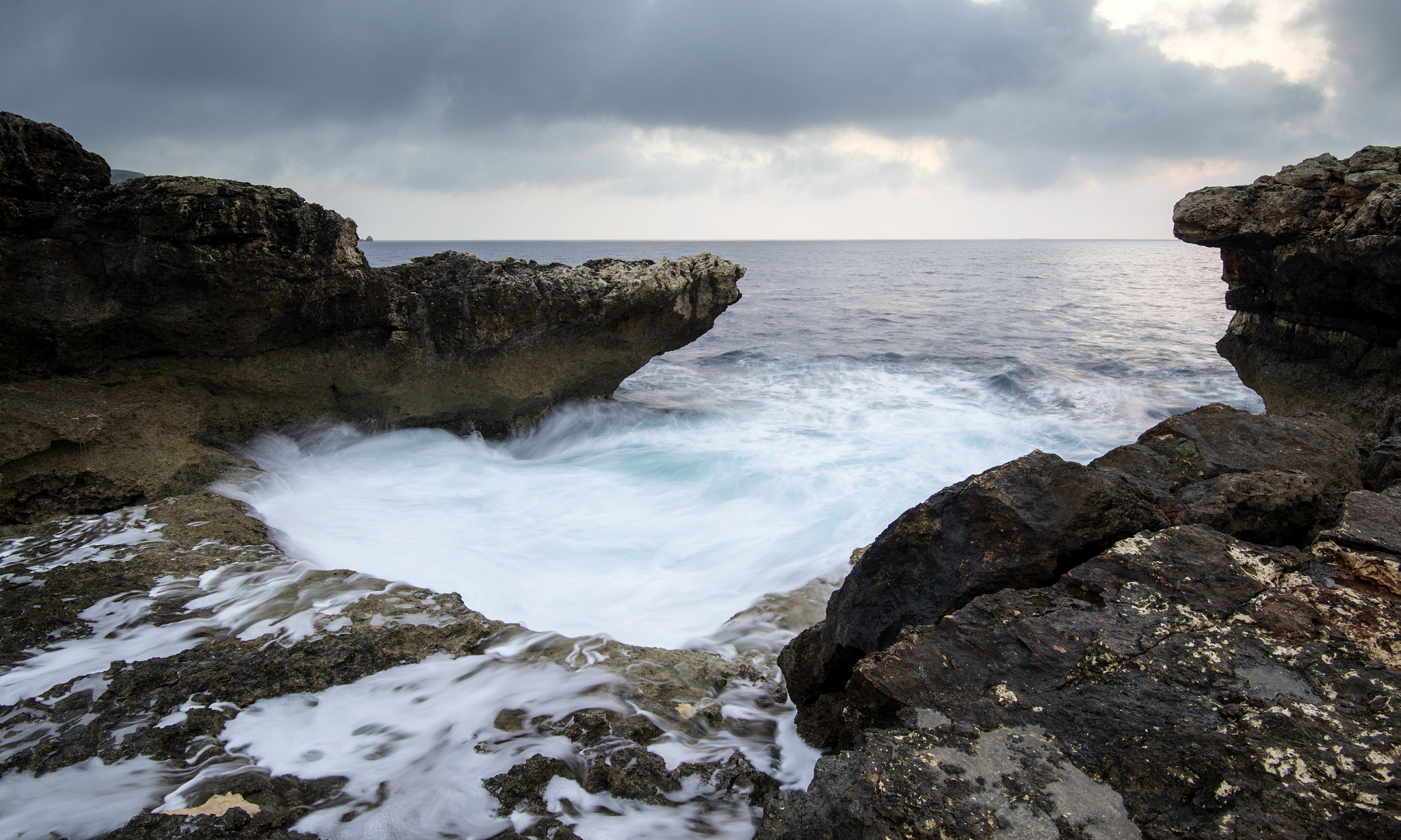 Nikon AF-S Nikkor 16-35mm F4G ED VR sample photo. Grey end photography