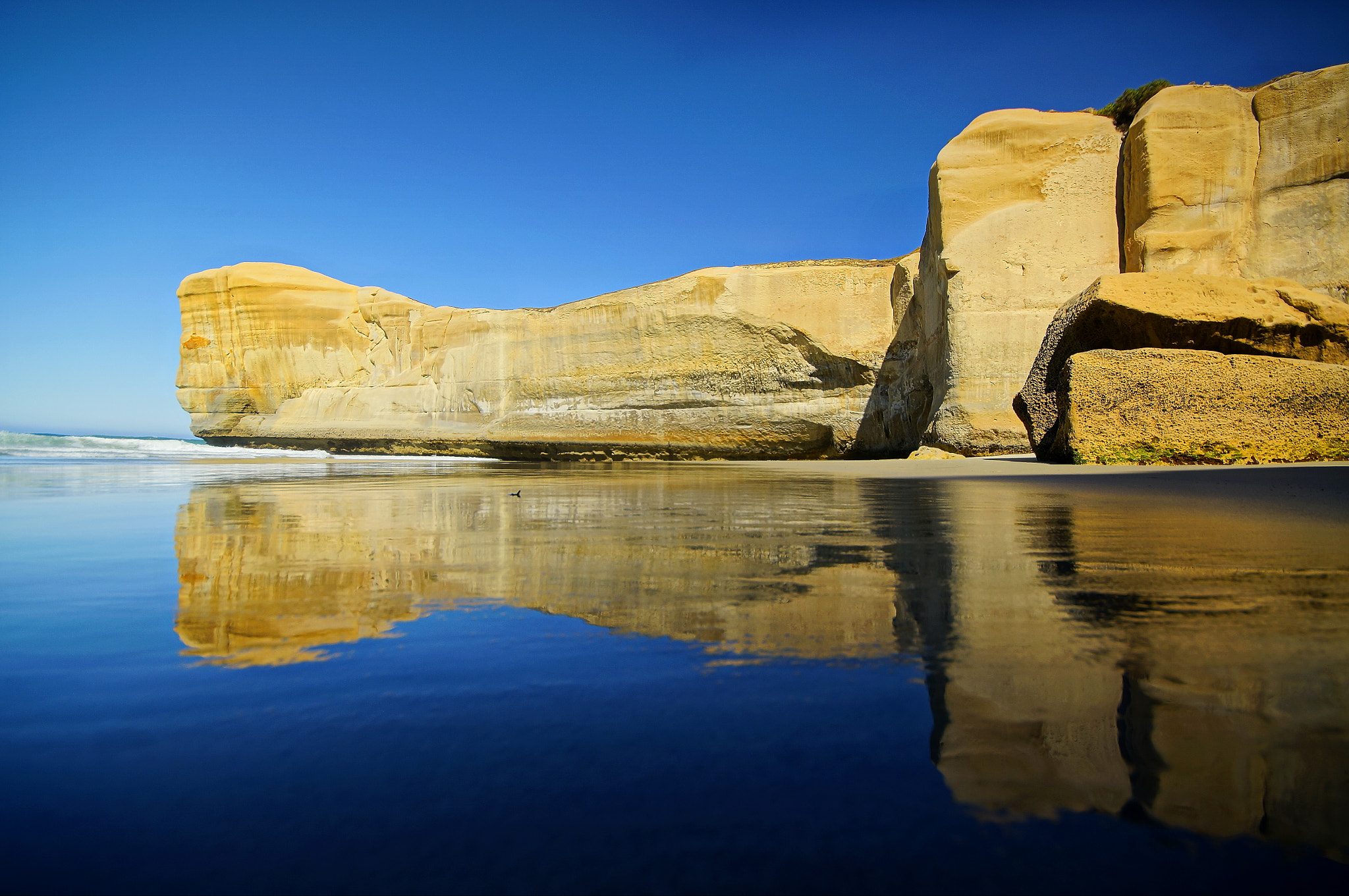 Sony Alpha NEX-5R + Sigma AF 10-20mm F4-5.6 EX DC sample photo. Tunnel beach,dunedin,otago,new zealand photography