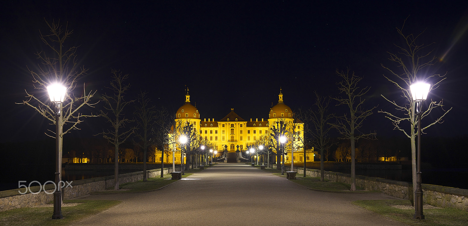Canon EF 16-35mm F4L IS USM sample photo. Castle moritzburg photography