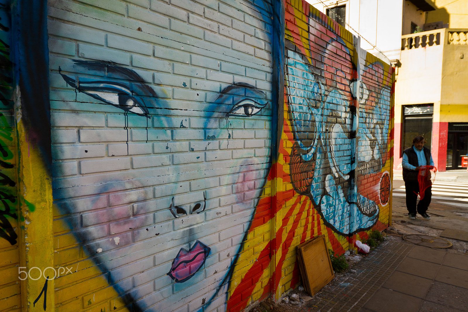 Canon EOS 7D + Canon EF 16-35mm F2.8L II USM sample photo. Colorful graffiti on an urban wall in buenos aires photography
