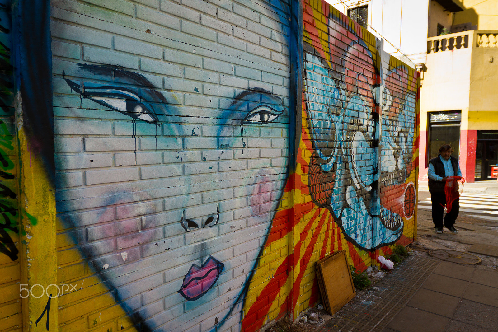 Canon EF 16-35mm F2.8L II USM sample photo. Colorful graffiti on an urban wall in buenos aires photography