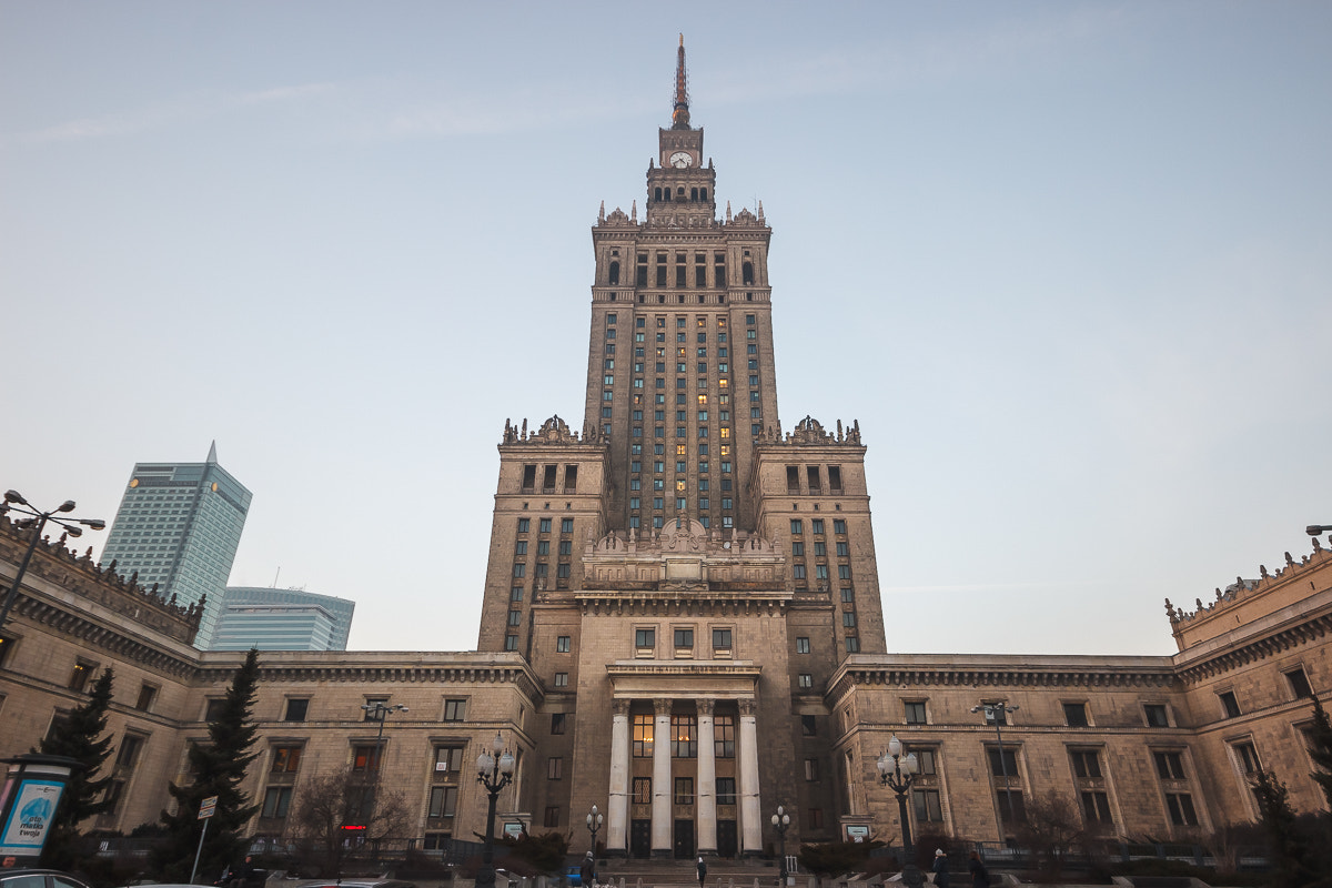 Canon EOS 600D (Rebel EOS T3i / EOS Kiss X5) + Sigma 10-20mm F4-5.6 EX DC HSM sample photo. Walking in warsaw photography