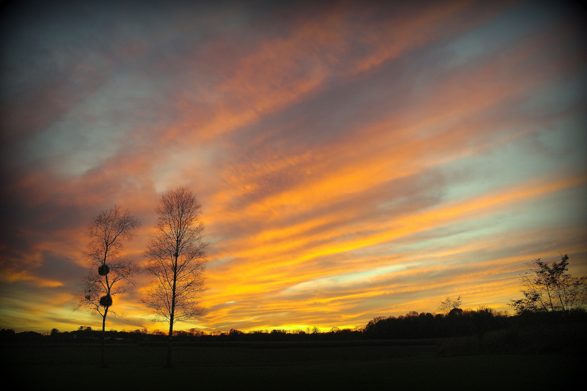 Samsung NX10 sample photo. Abendstimmung im tal photography