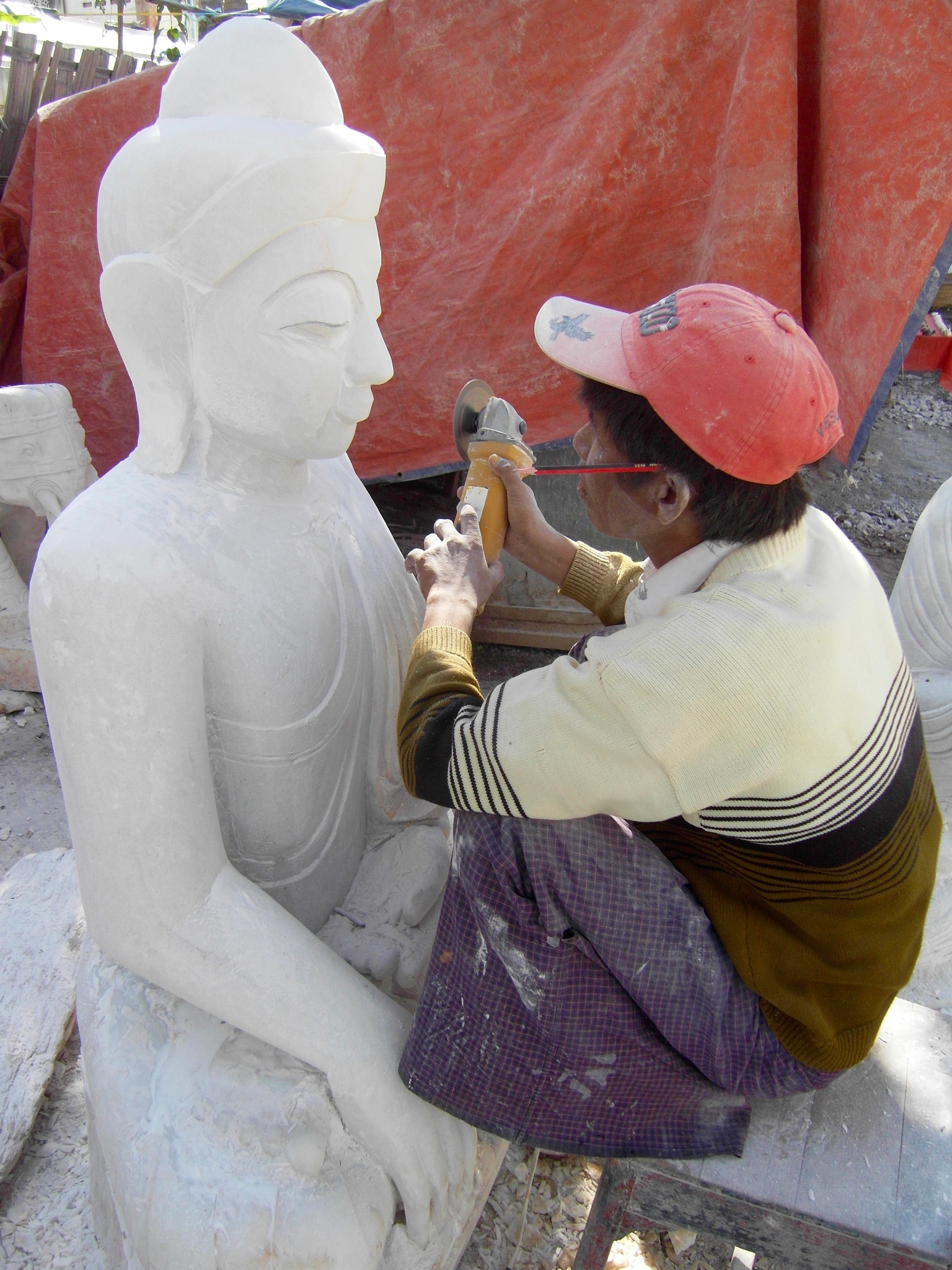 Samsung NV100HD, VLUU NV100HD, LANDIAO NV100HD, TL34HD sample photo. Making buddhas photography