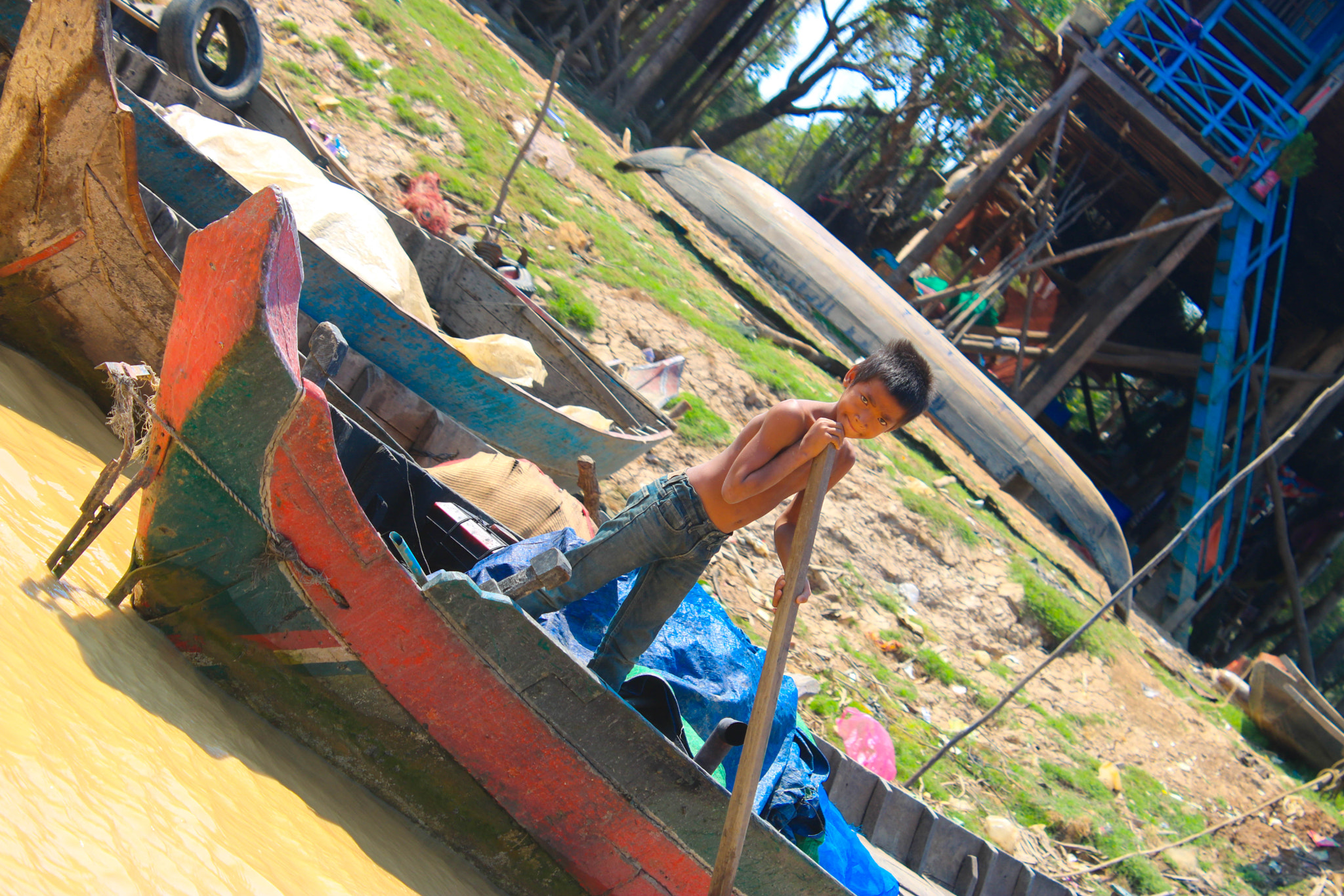 Canon EOS 750D (EOS Rebel T6i / EOS Kiss X8i) sample photo. Cambodian children photography