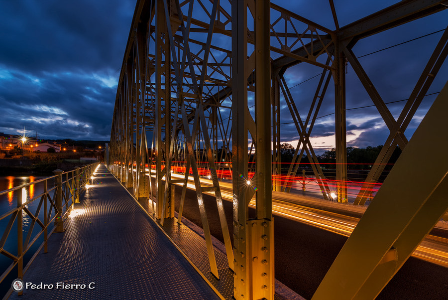 Tokina AT-X 16-28mm F2.8 Pro FX sample photo. Estelas de luz.... photography