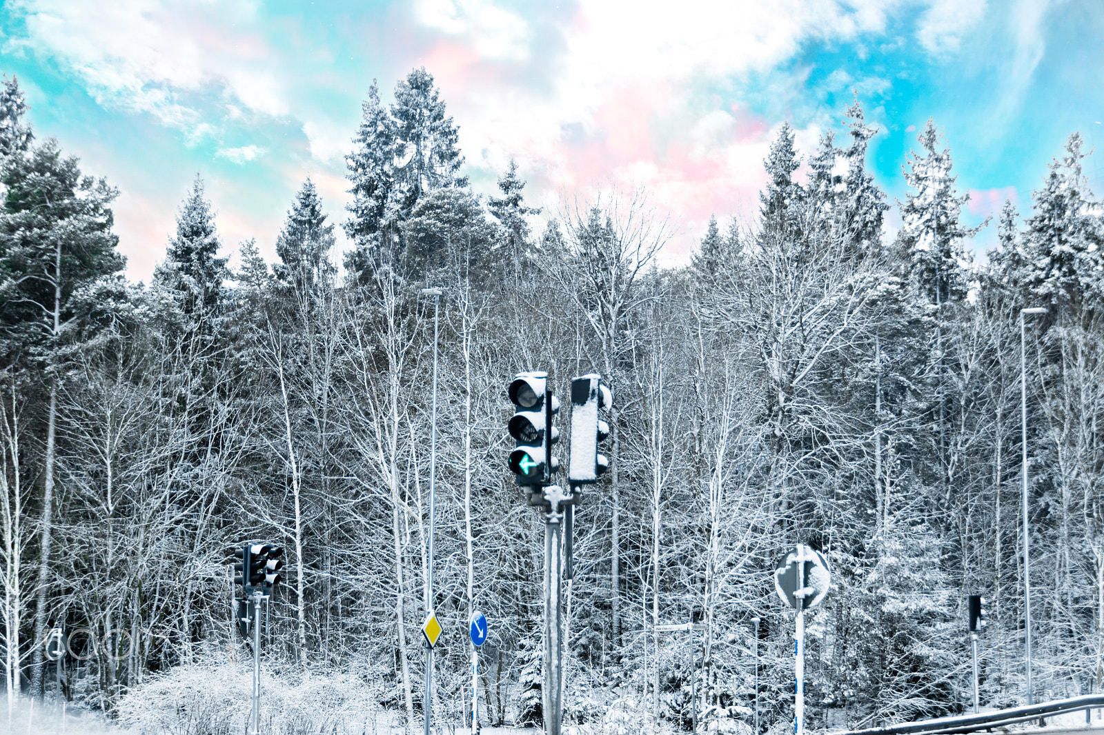 Sigma 18-250mm F3.5-6.3 DC Macro OS HSM sample photo. Snowy stockholm photography