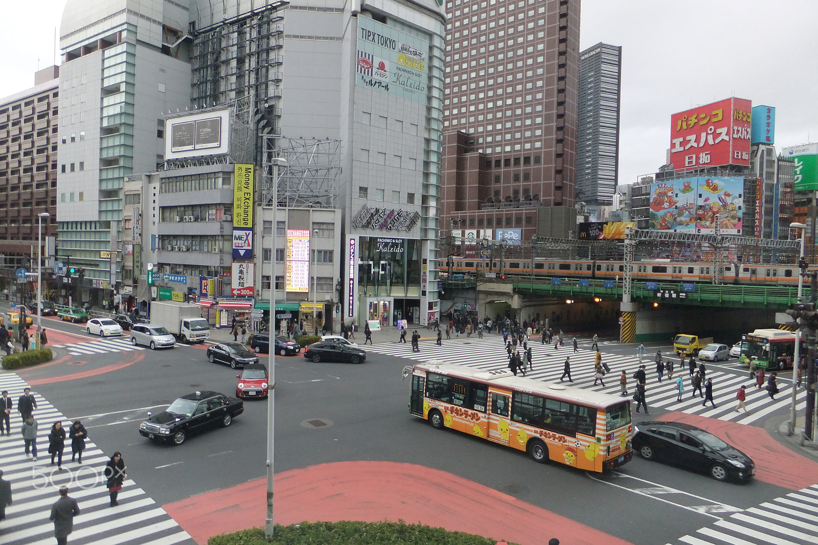 FujiFilm FinePix F300EXR (FinePix F305EXR) sample photo. Shinjuku, tokyo, japan. photography