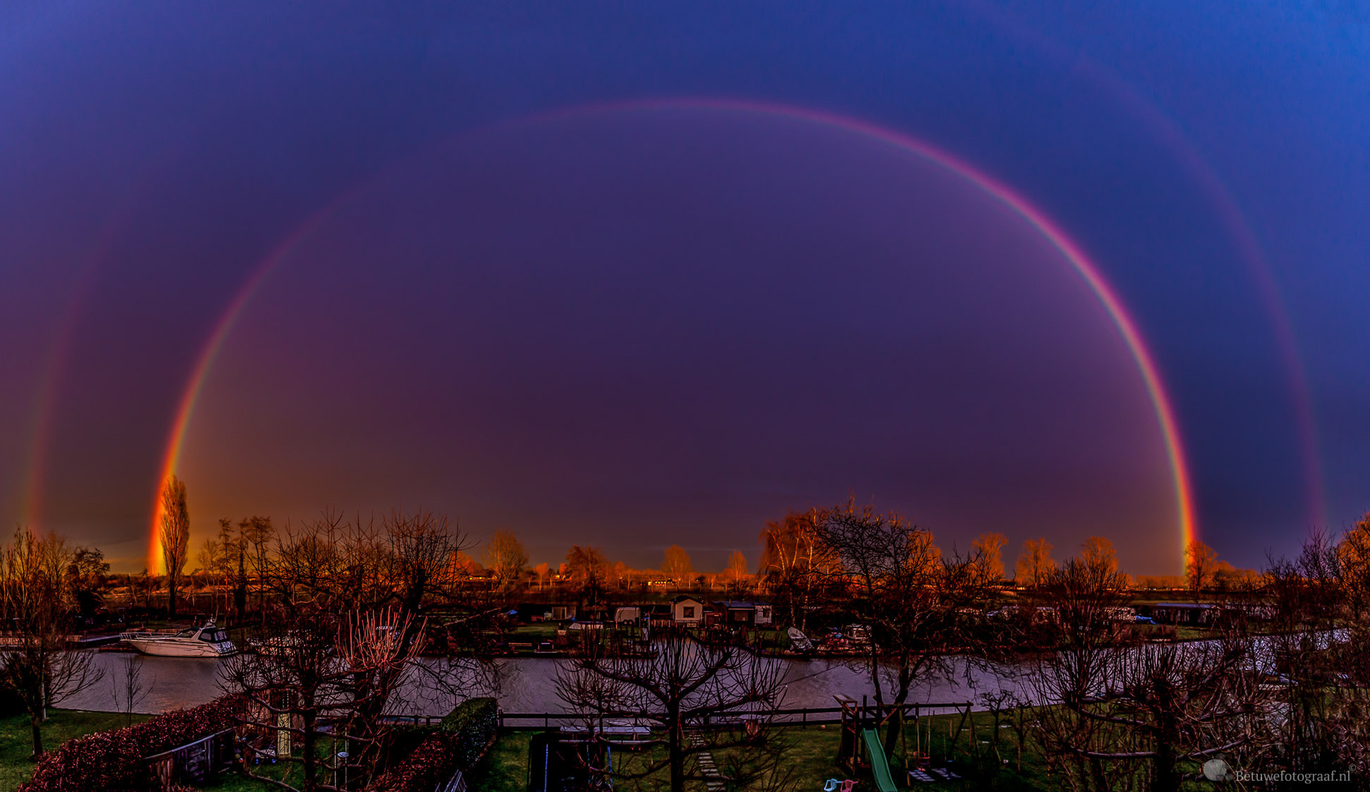Sigma 24-105mm f/4 DG OS HSM | A sample photo. Under the dome  2.0 photography