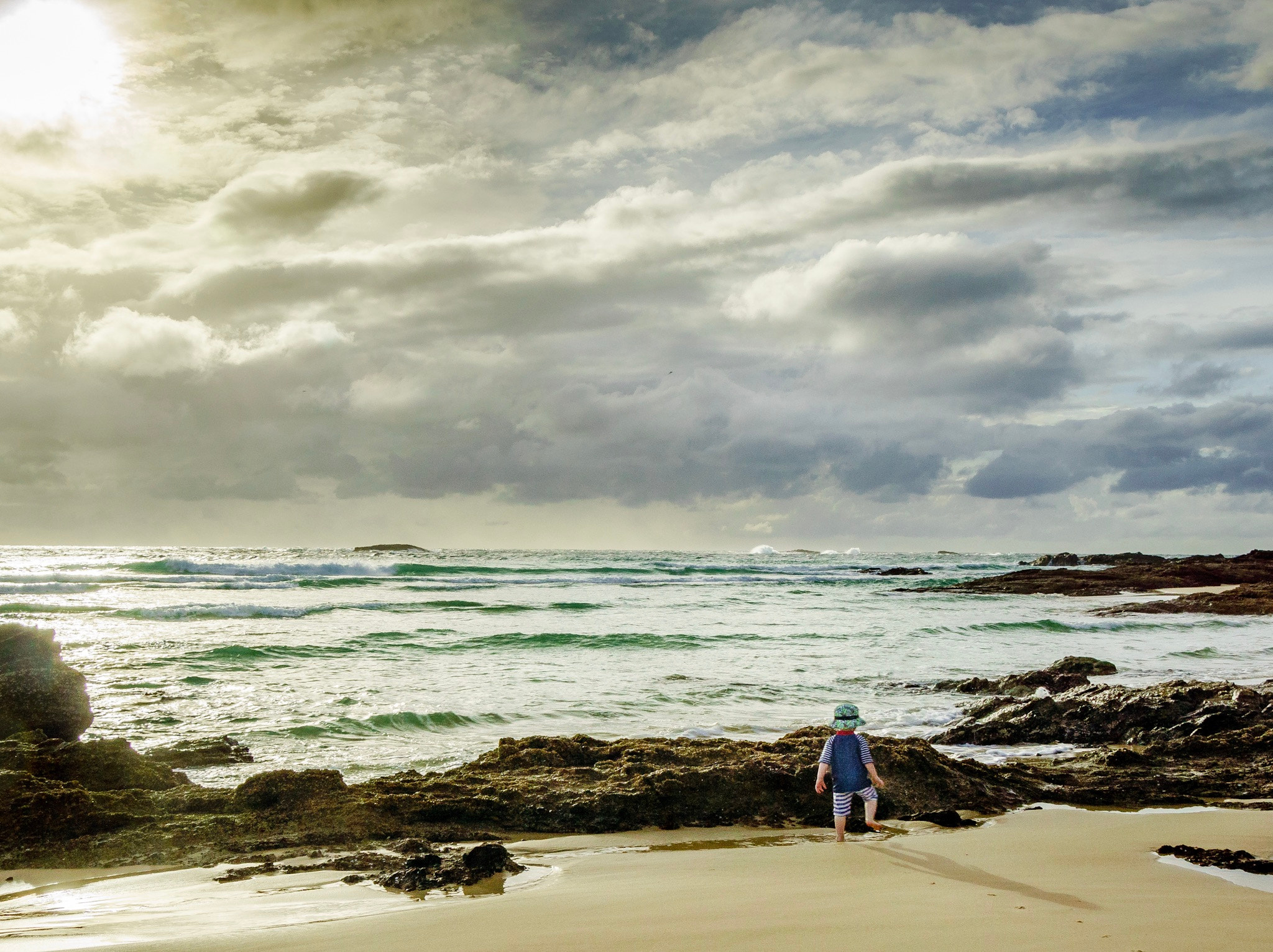 Sony Alpha NEX-7 + Sony E 18-200mm F3.5-6.3 OSS sample photo. The boy at the beach photography