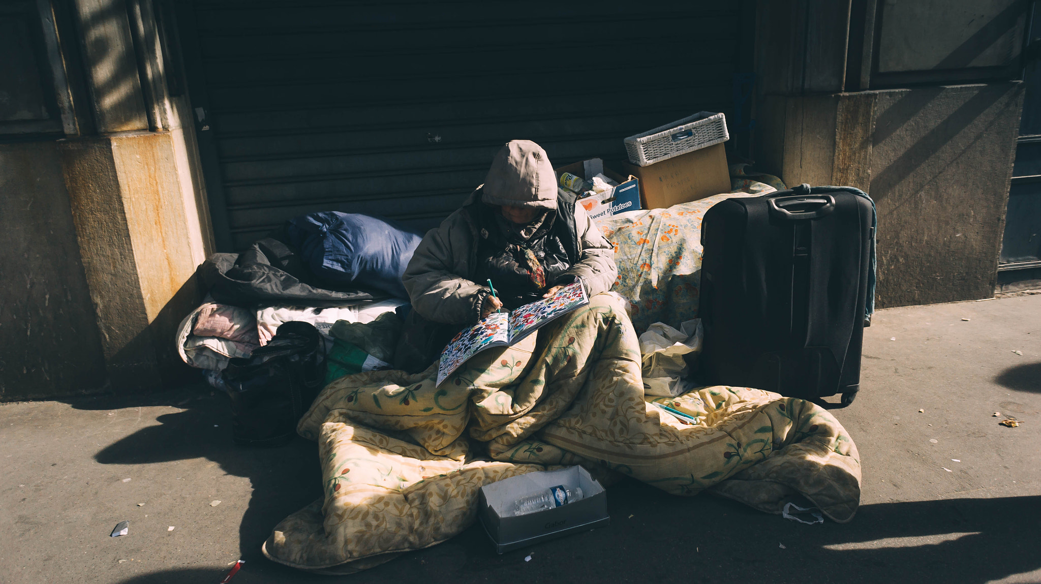 Sony Alpha NEX-5 + Sony E 16mm F2.8 sample photo. Homeless photography