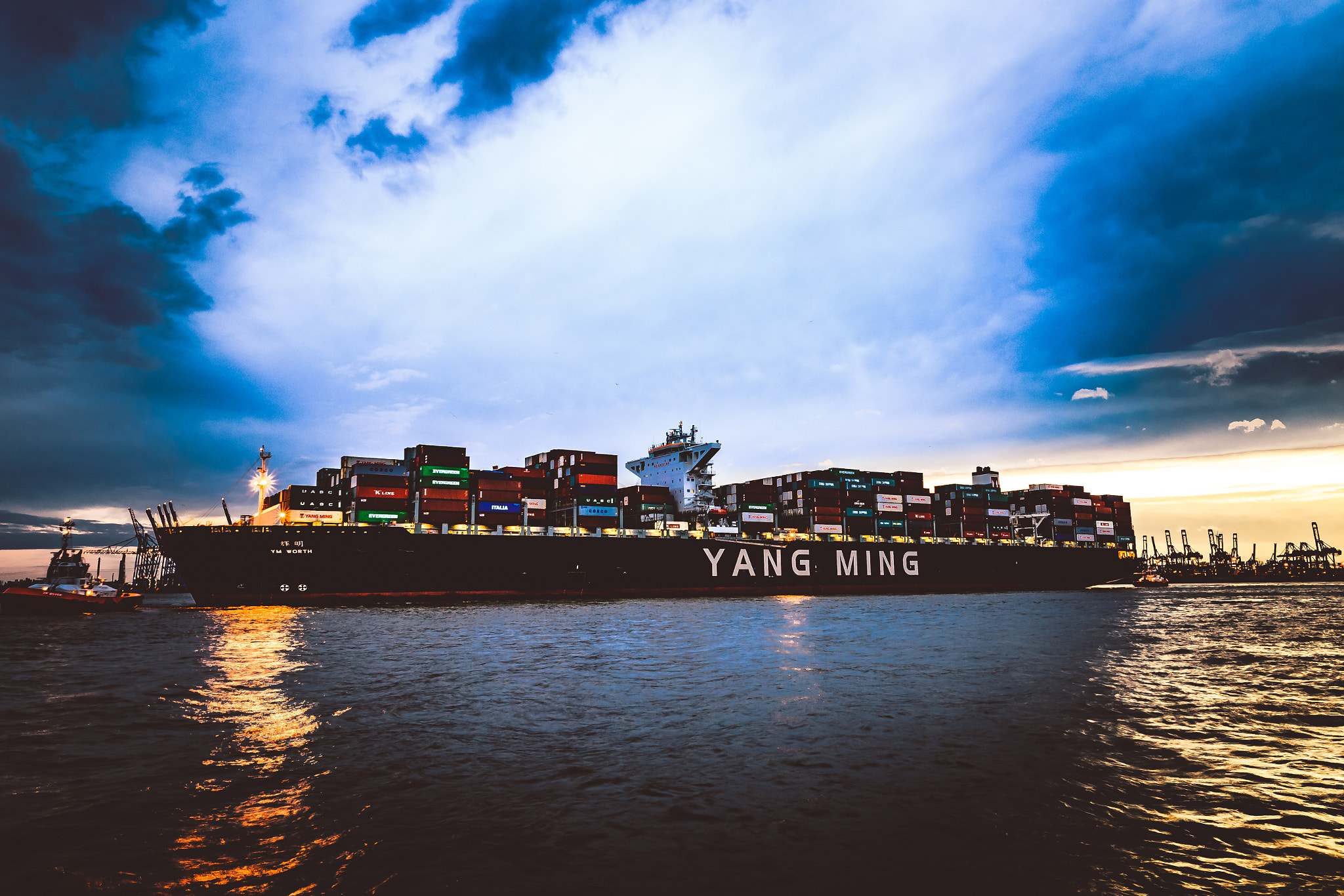 Sigma 24mm F1.4 DG HSM Art sample photo. Yang ming photography