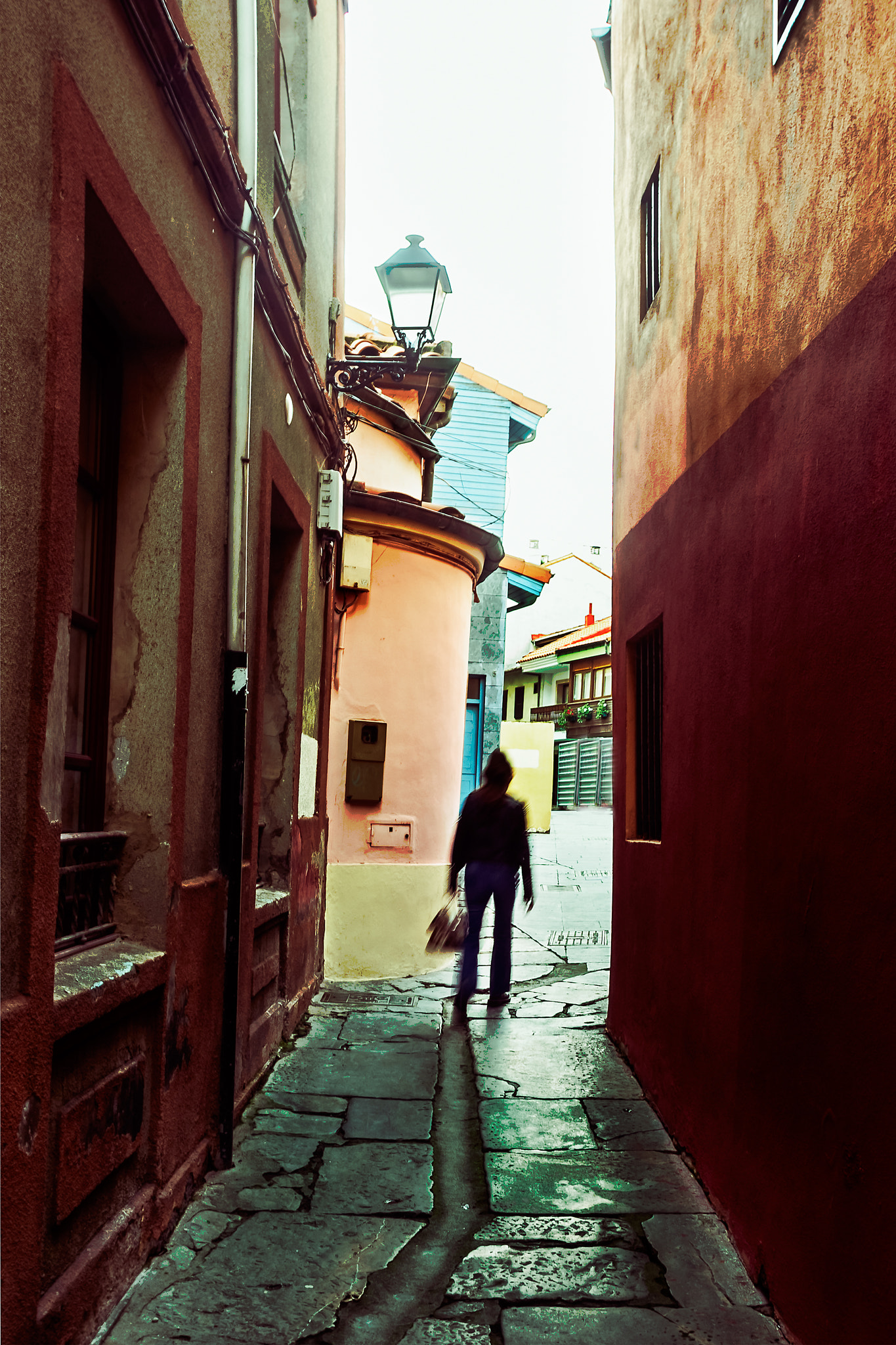 Olympus OM-D E-M5 + OLYMPUS 14-54mm Lens sample photo. Narrow streets photography