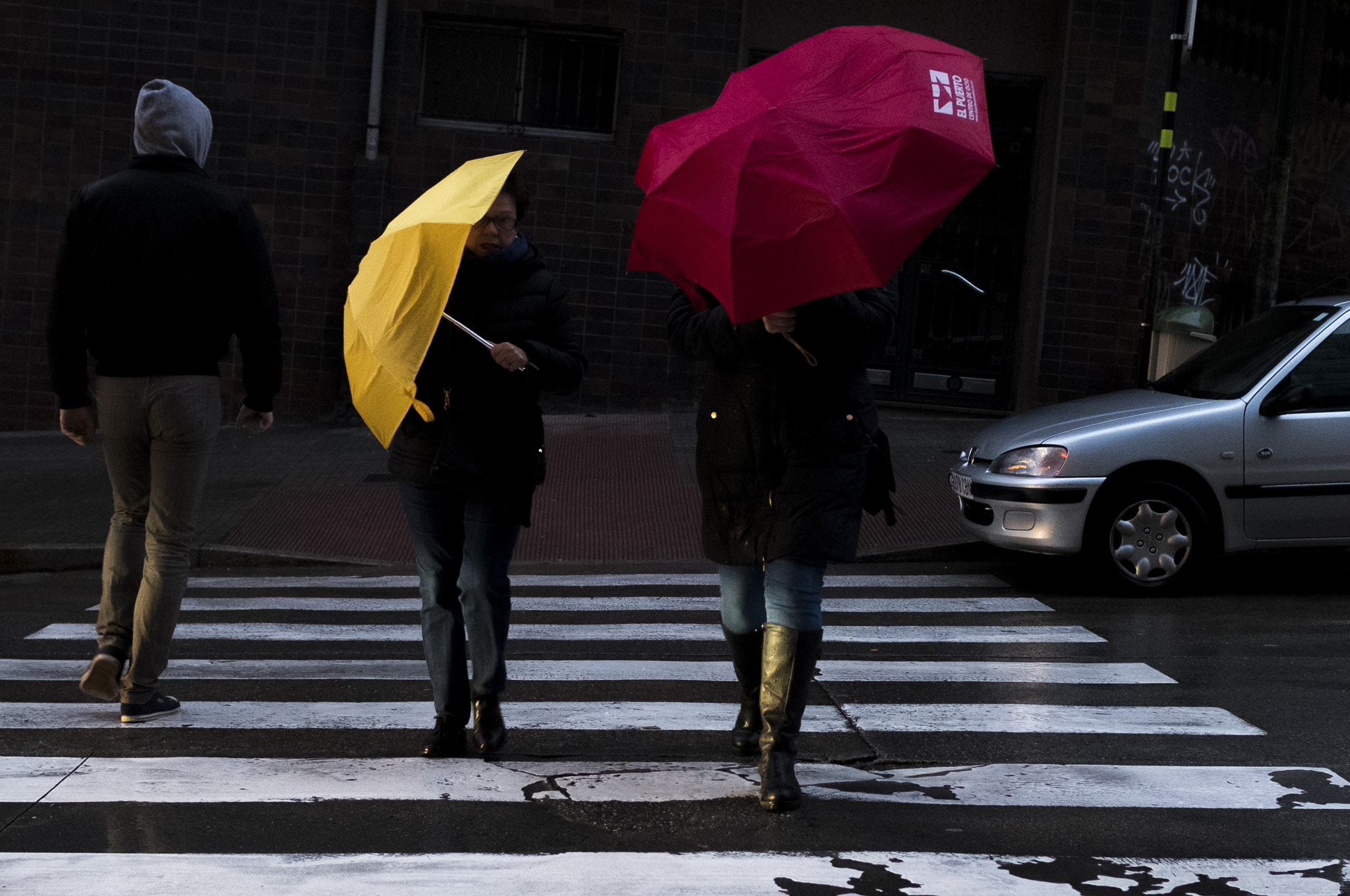 Fujifilm X-T2 sample photo. Colours on a rainy afternoon photography