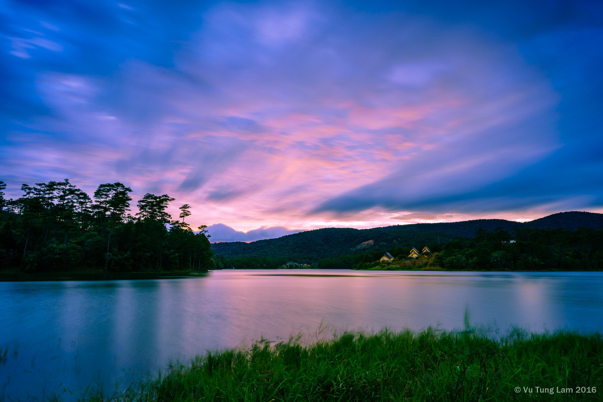 E 21mm F2.8 sample photo. Tuyenlam lake, dalat, vietnam photography