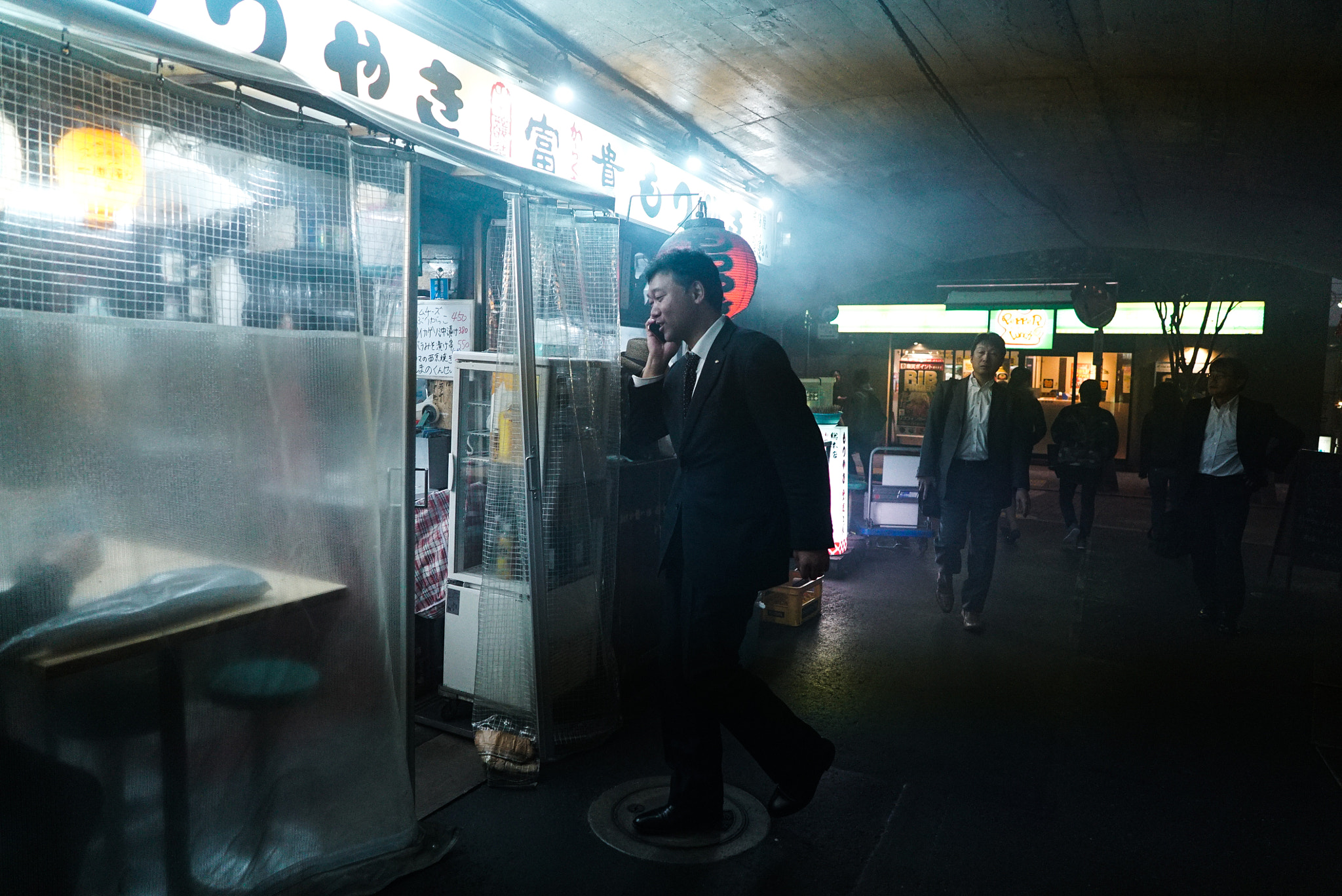 ZEISS Batis 25mm F2 sample photo. The tunnel photography