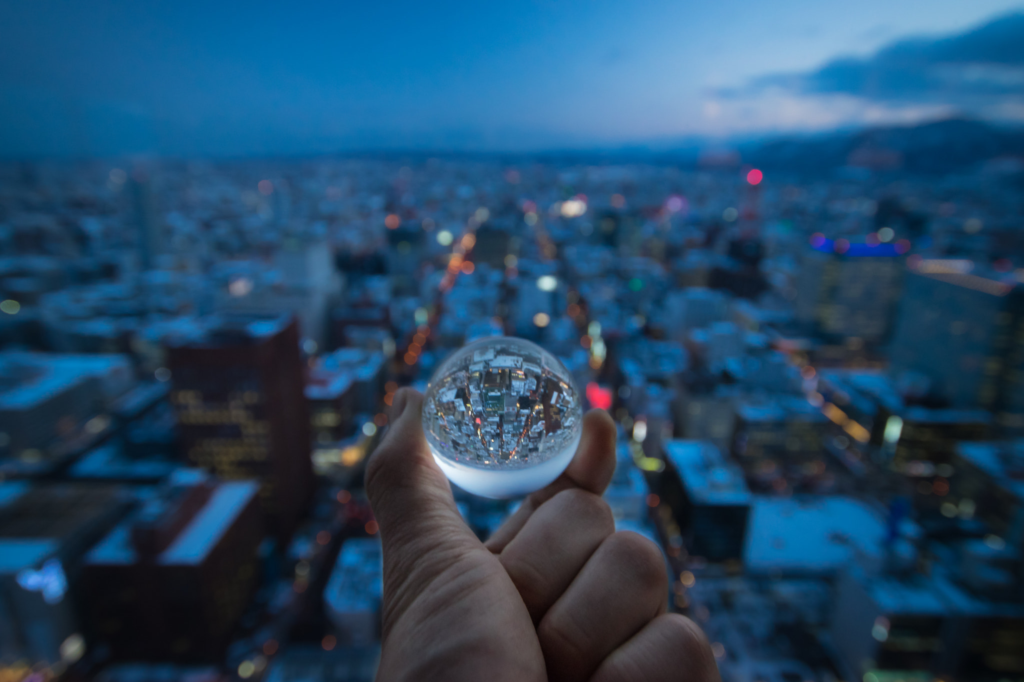 Nikon D5300 + Sigma 10-20mm F3.5 EX DC HSM sample photo. The world is in my hands photography