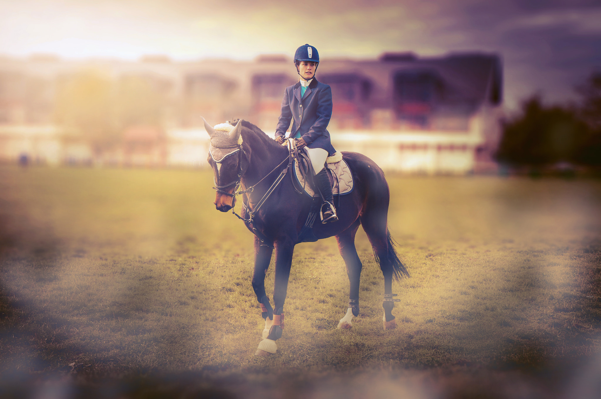 Sony Alpha NEX-5R + Sony E 18-55mm F3.5-5.6 OSS sample photo. Woman and her horse photography