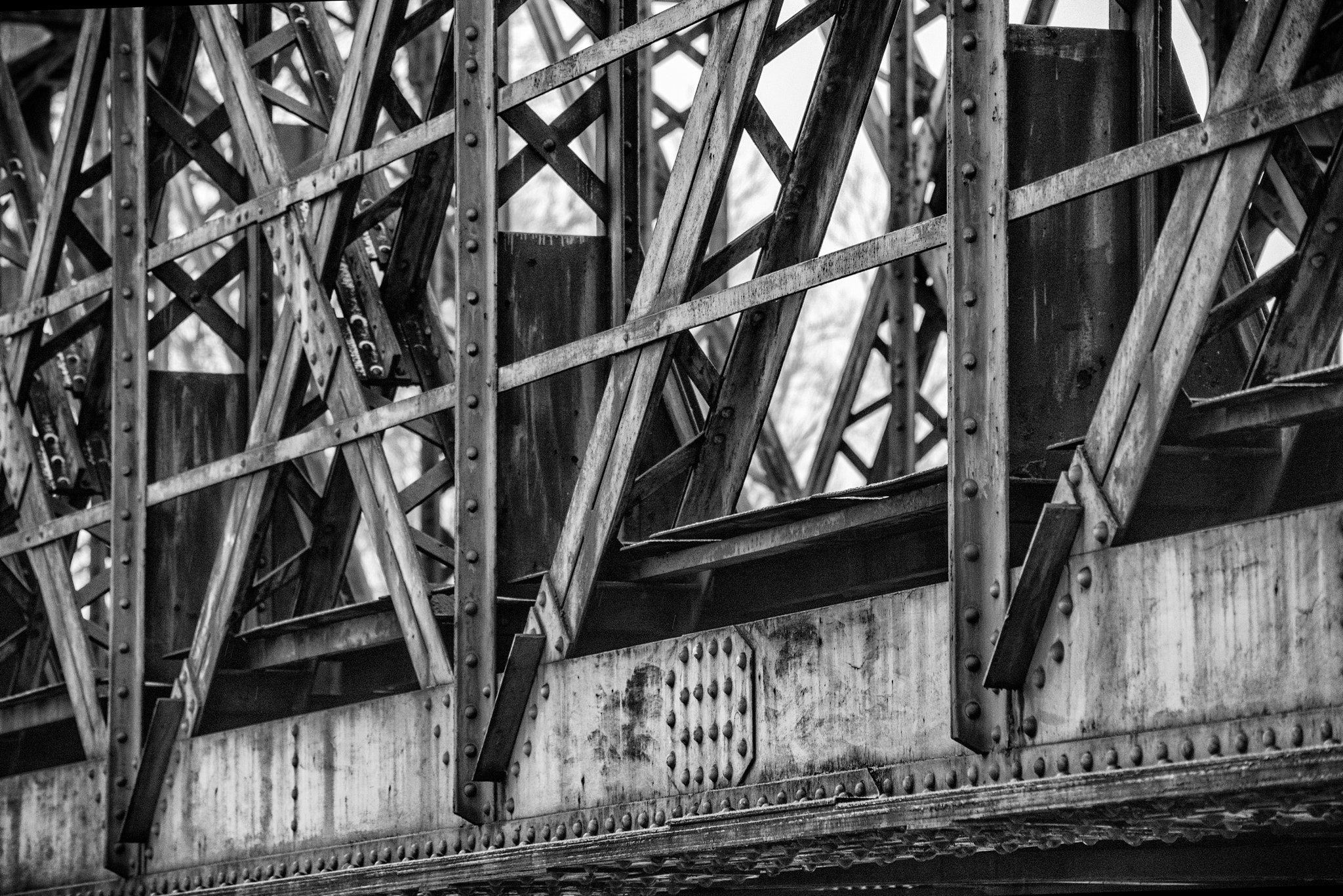 Nikon D800 + AF Nikkor 70-210mm f/4-5.6D sample photo. Train bridge photography