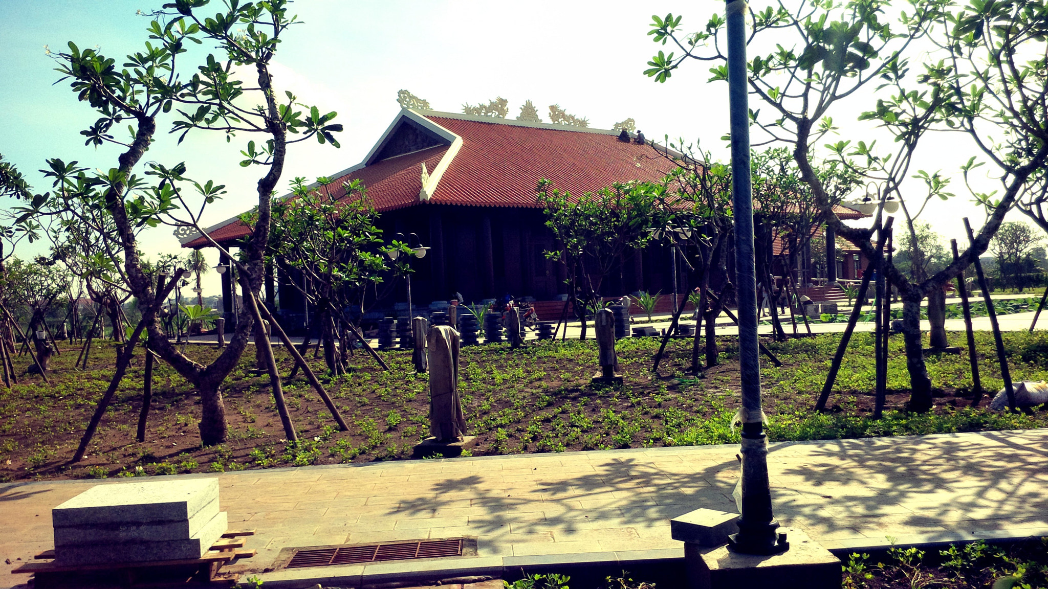 BlackBerry Z10 sample photo. Đền thờ photography