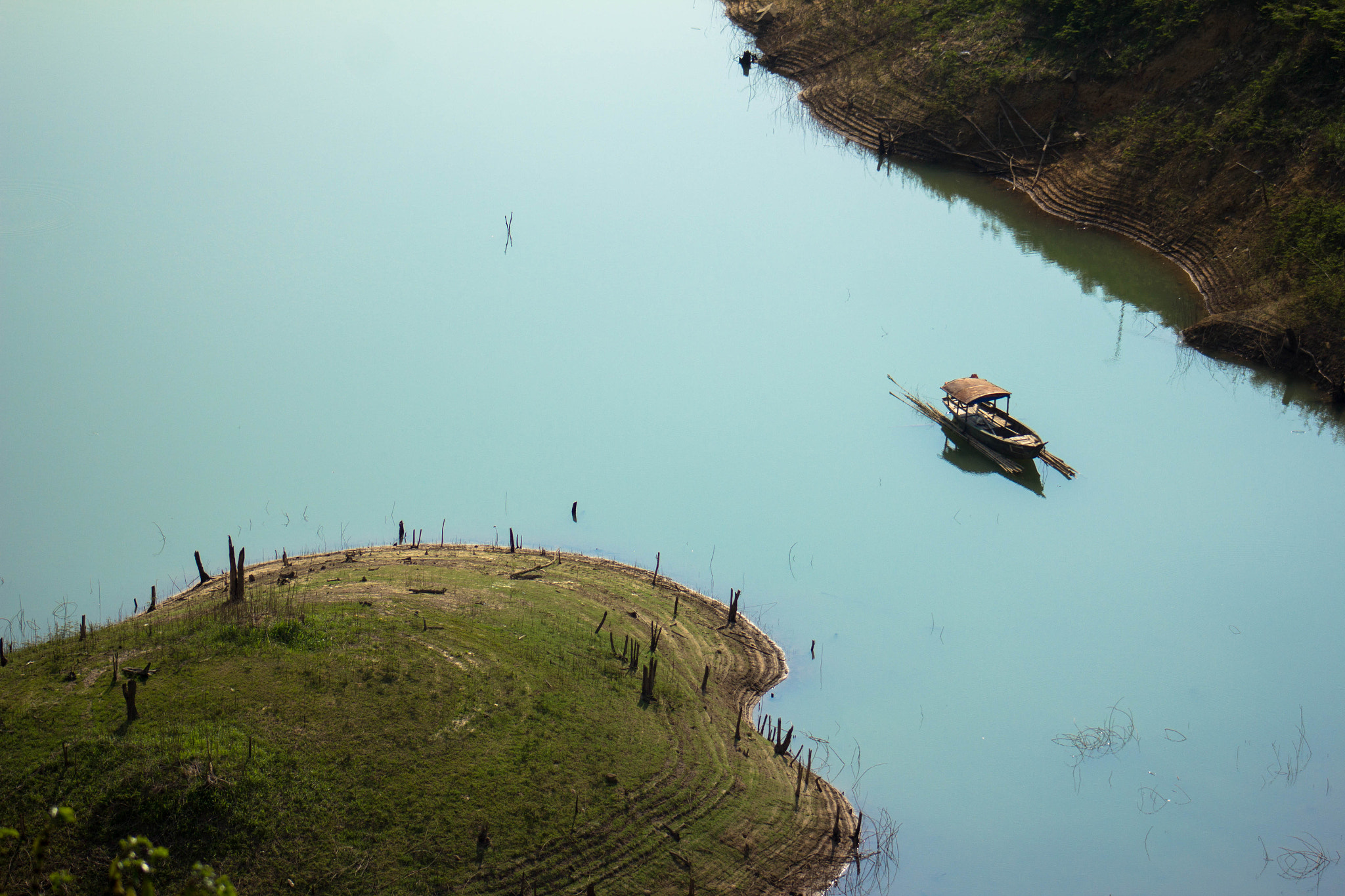 Canon EOS 60D + EF75-300mm f/4-5.6 sample photo. Waiting photography