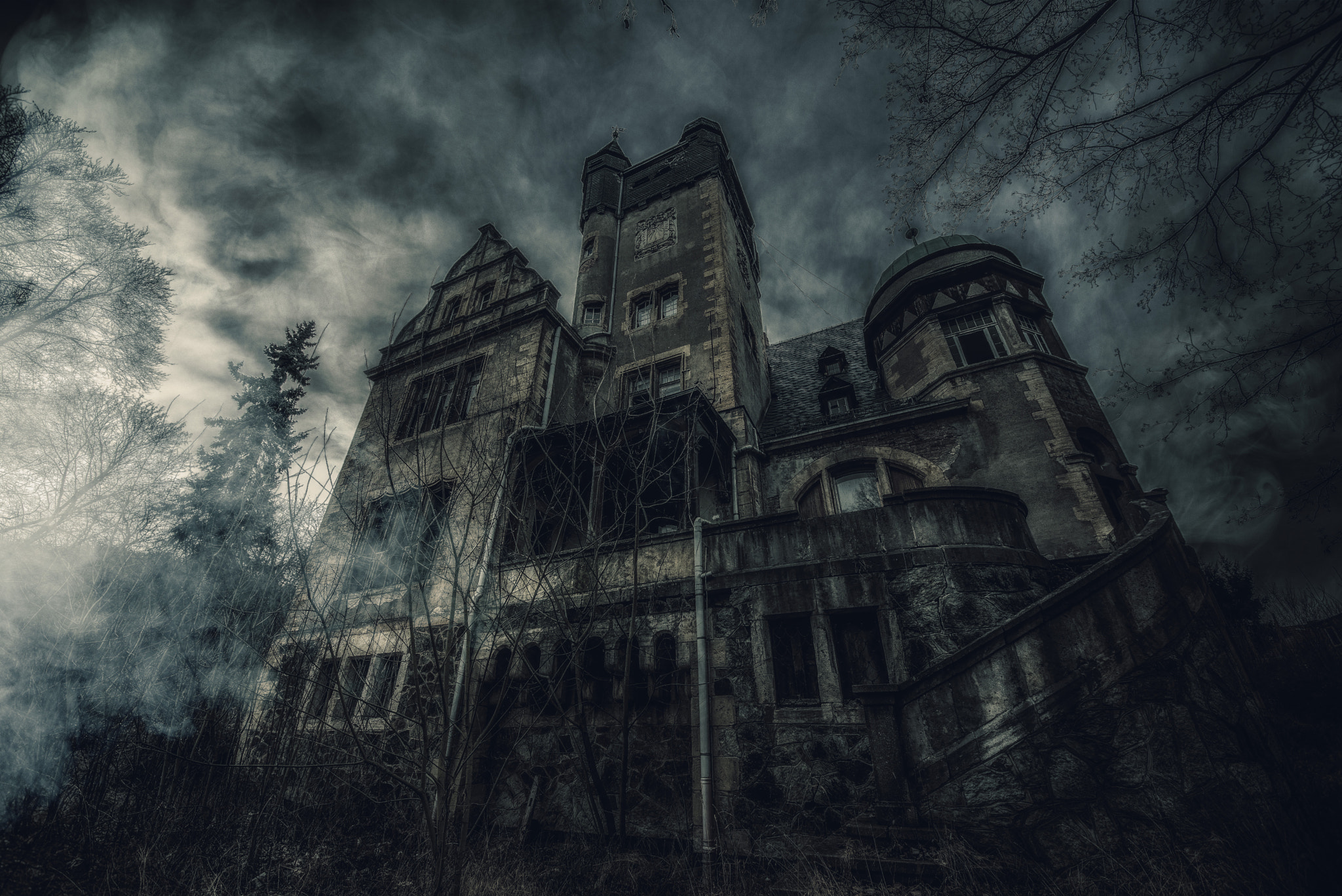 Nikon D750 + Sigma 12-24mm F4.5-5.6 II DG HSM sample photo. The haunted mansion photography