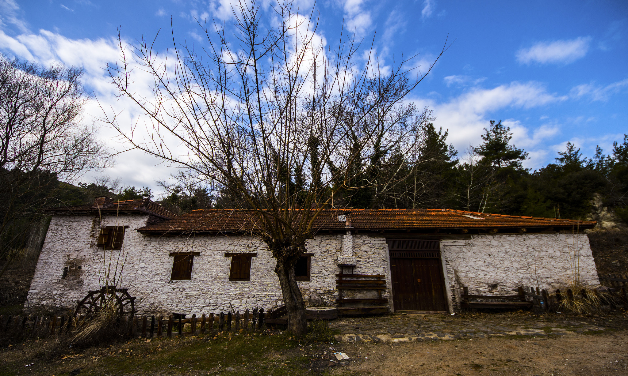 Canon EOS 700D (EOS Rebel T5i / EOS Kiss X7i) + Sigma 8-16mm F4.5-5.6 DC HSM sample photo. A very old flour mill photography