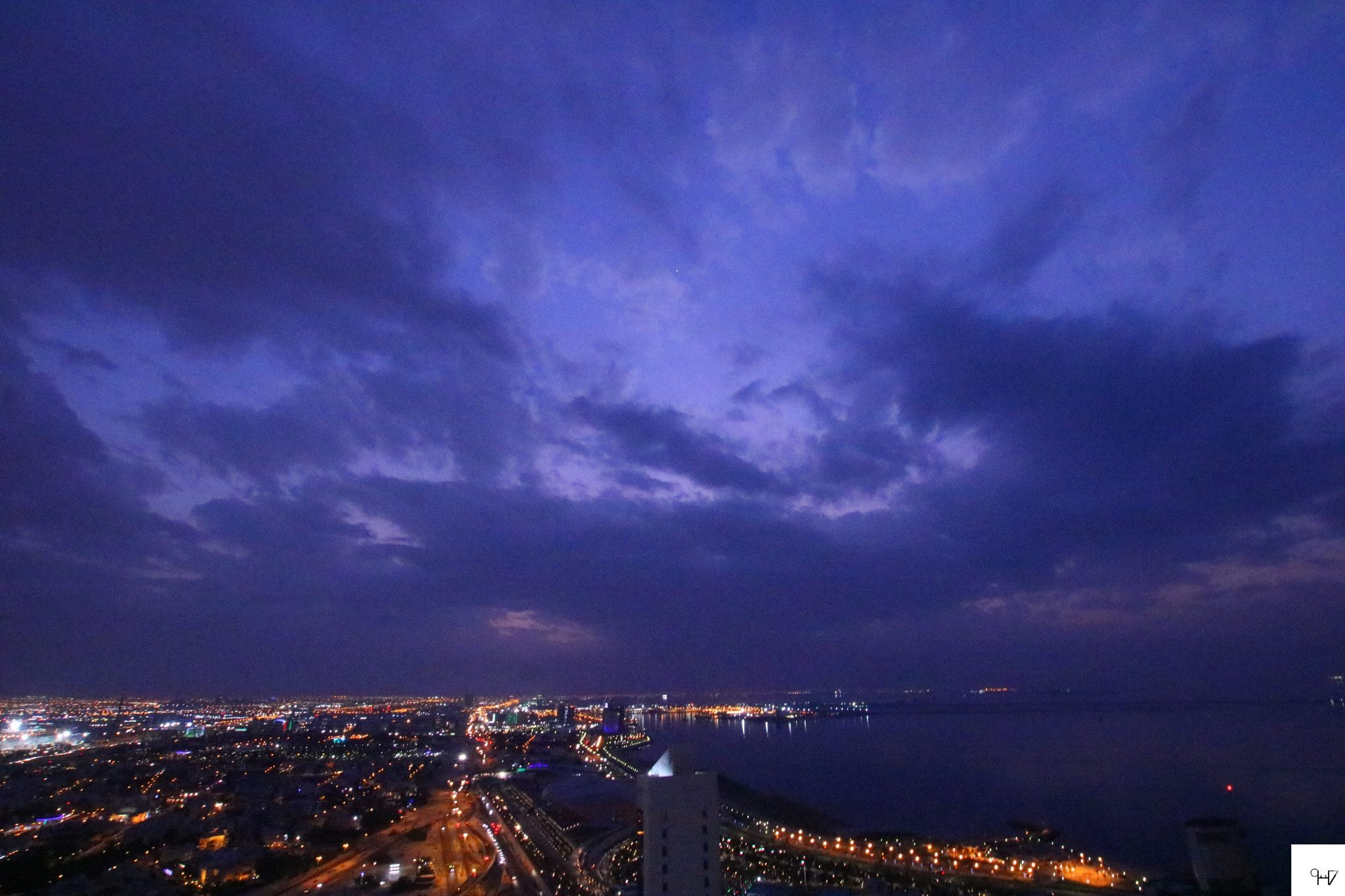 Canon EOS 750D (EOS Rebel T6i / EOS Kiss X8i) sample photo. Bluehour for kuwait city above panasonic tower in luwait photography