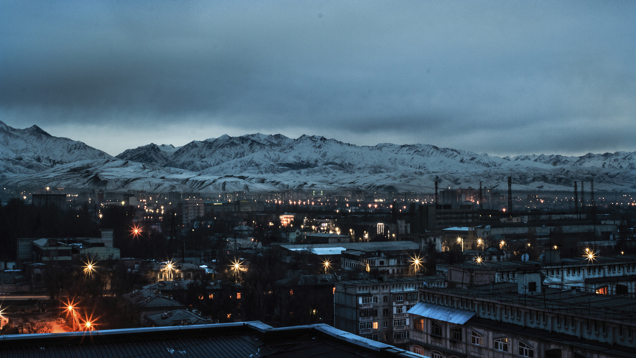 Canon EF 28-80mm f/3.5-5.6 USM IV sample photo. Rooftops photography