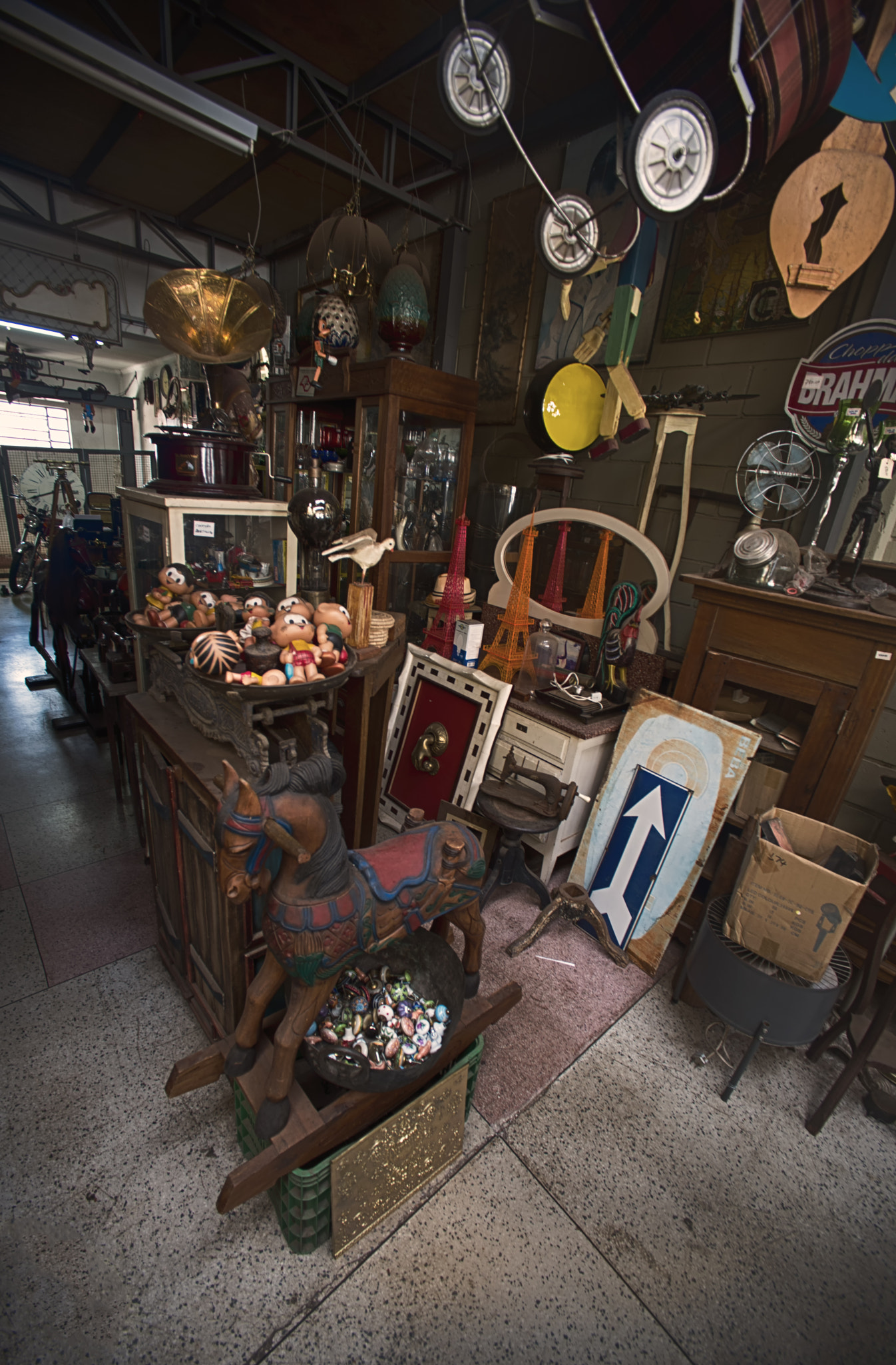 Sigma 14mm F3.5 sample photo. Toys at the antique´s shop. photography