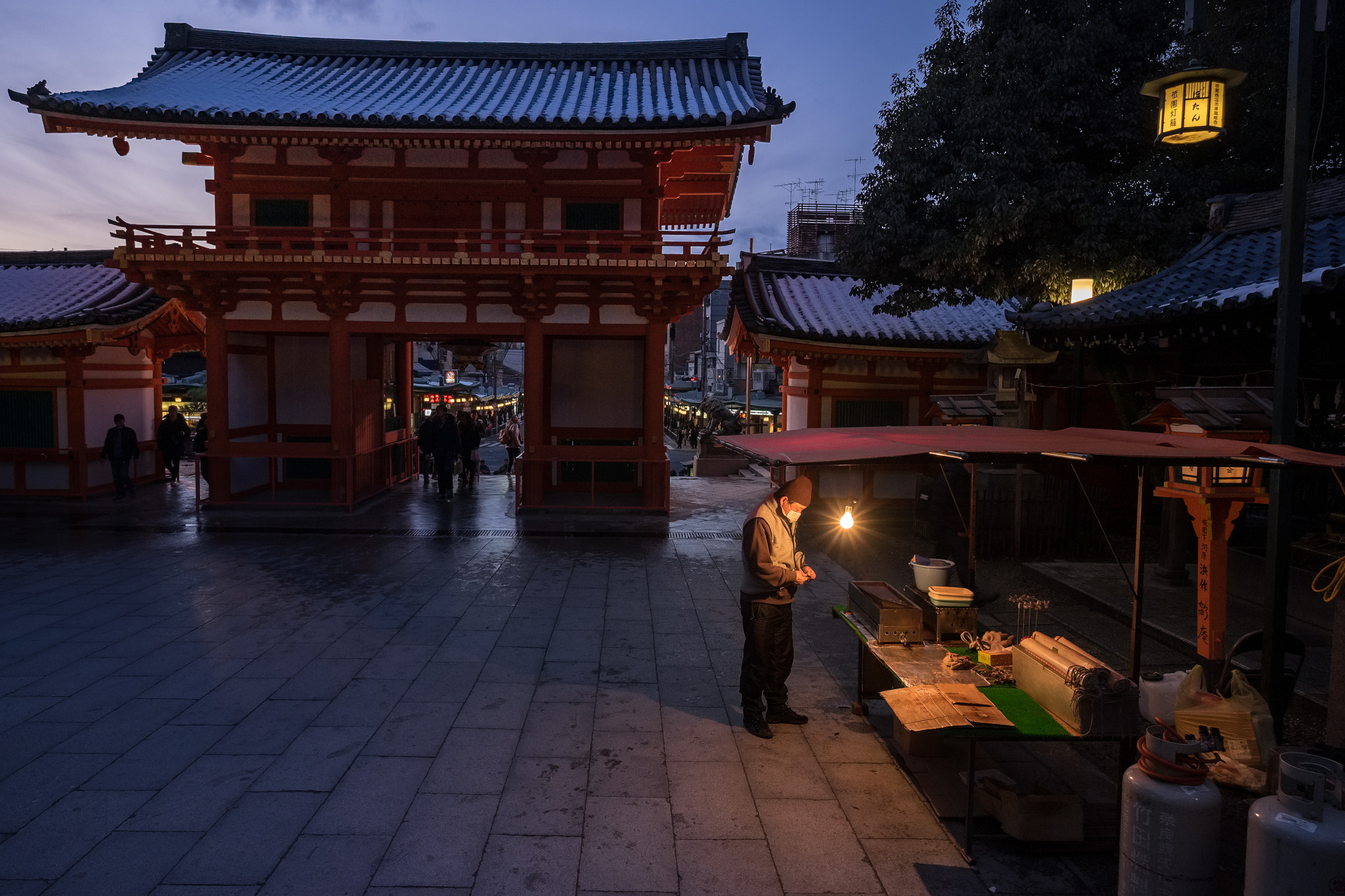 Fujifilm X-E2 + Fujifilm XF 10-24mm F4 R OIS sample photo. Night shift photography