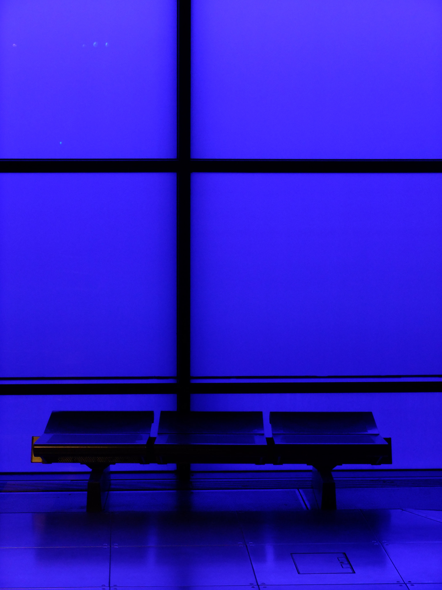 FujiFilm FinePix F70EXR (FinePix F75EXR) sample photo. Waiting room photography