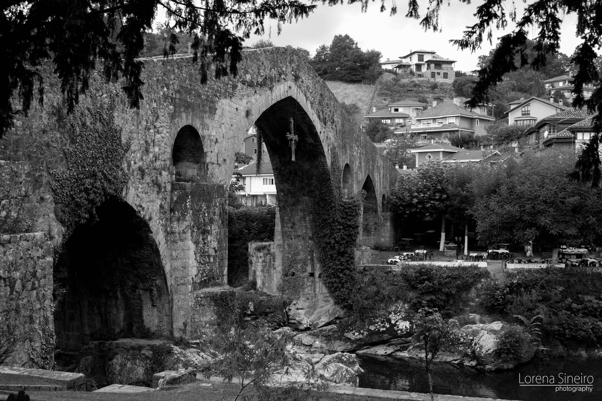 Canon EOS 1000D (EOS Digital Rebel XS / EOS Kiss F) sample photo. Cangas de onís bridge photography
