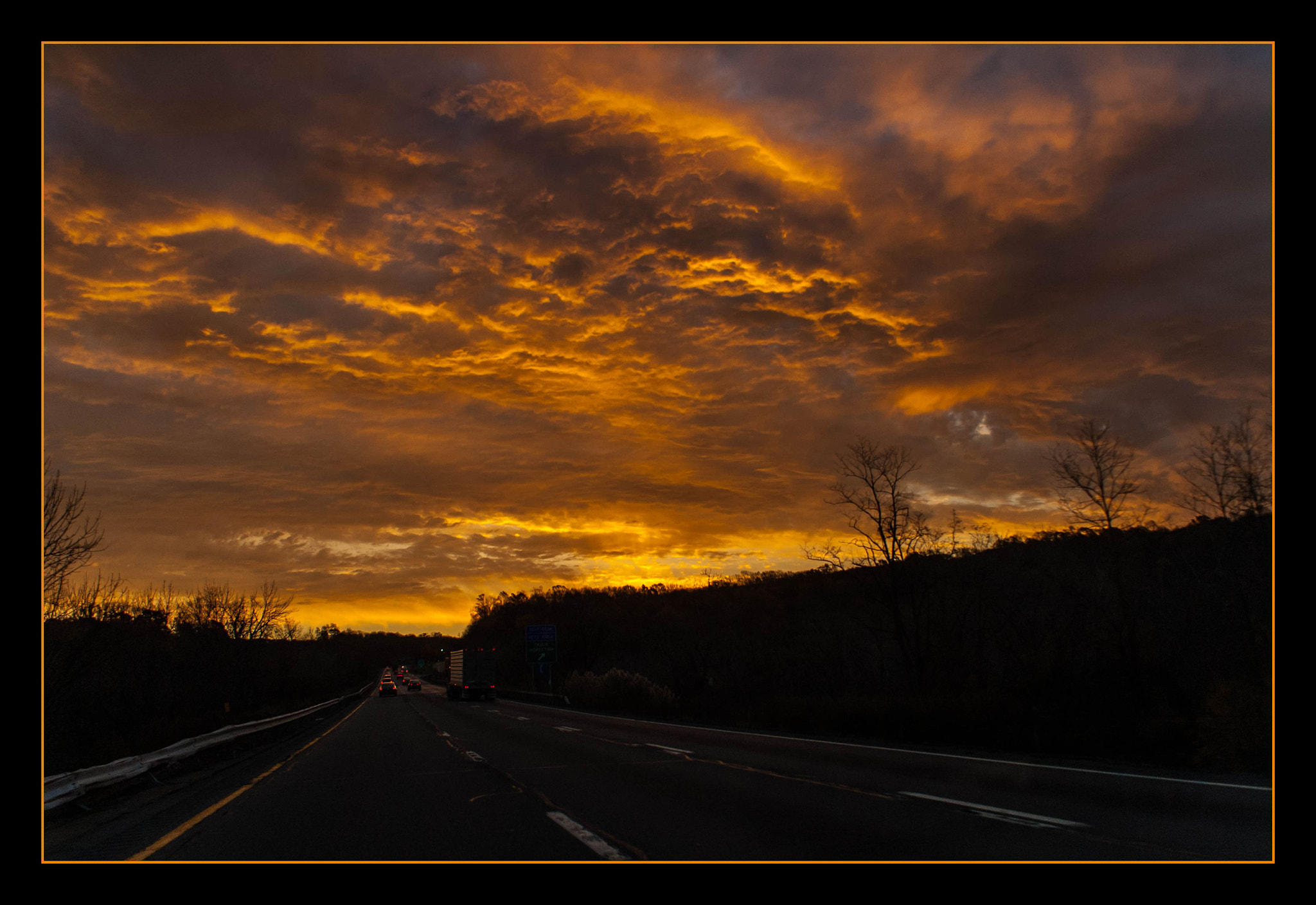 KONICA MINOLTA MAXXUM 7D sample photo. Sunrise mountain photography