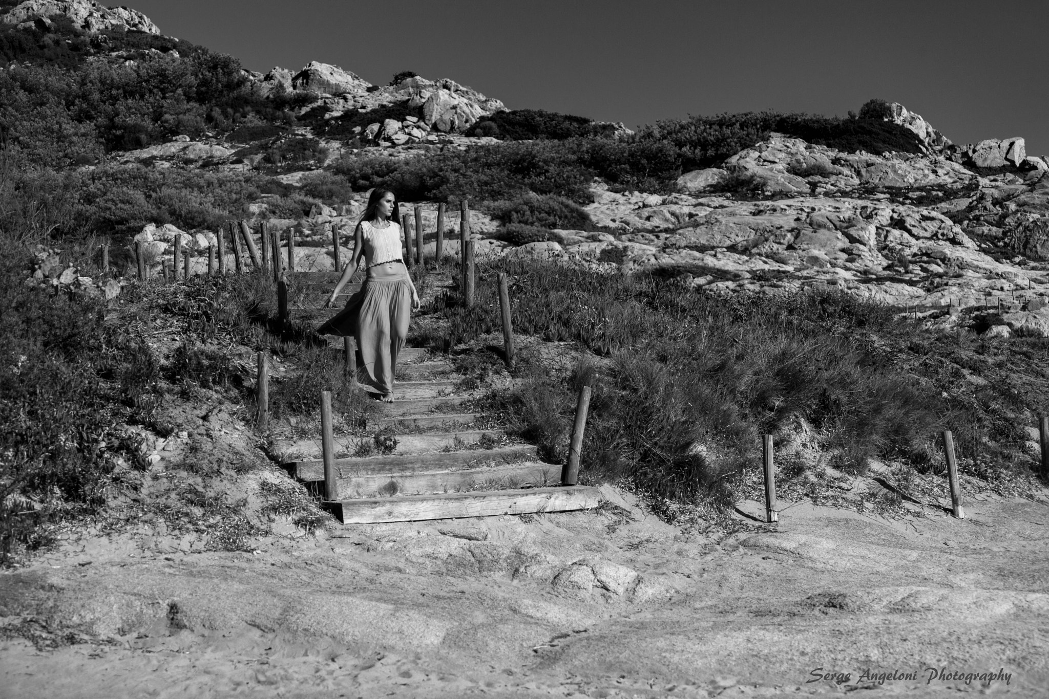 Canon EOS-1Ds Mark III sample photo. Dark beach photography