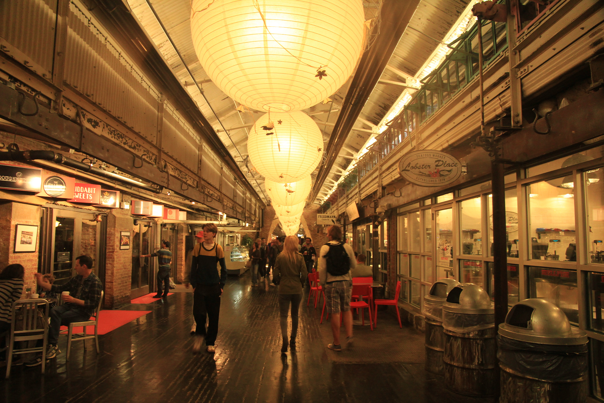 Canon EOS 550D (EOS Rebel T2i / EOS Kiss X4) sample photo. Chelsea market,nyc photography